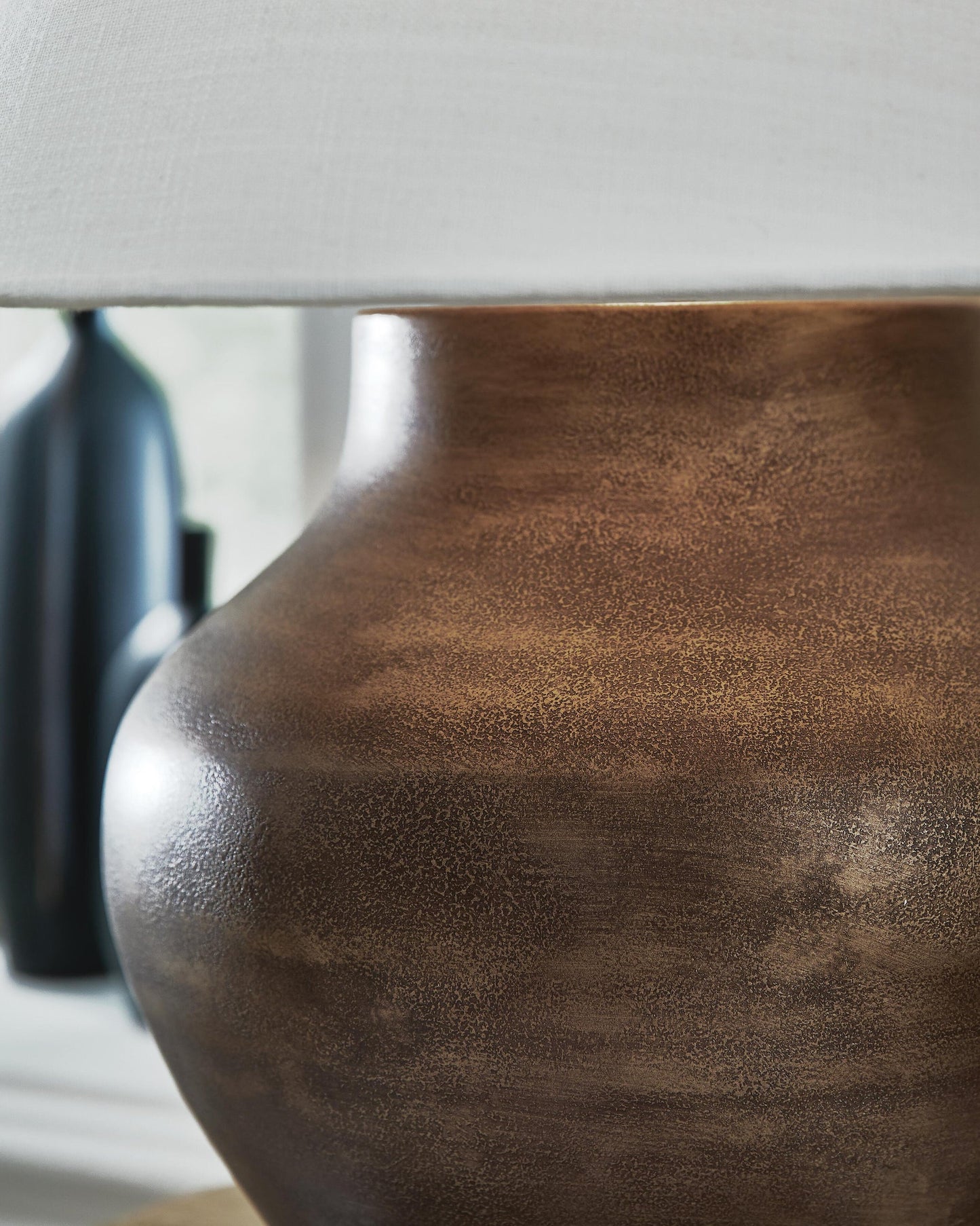 Whitham Metal Table Lamp (1/CN) Signature Design by Ashley®
