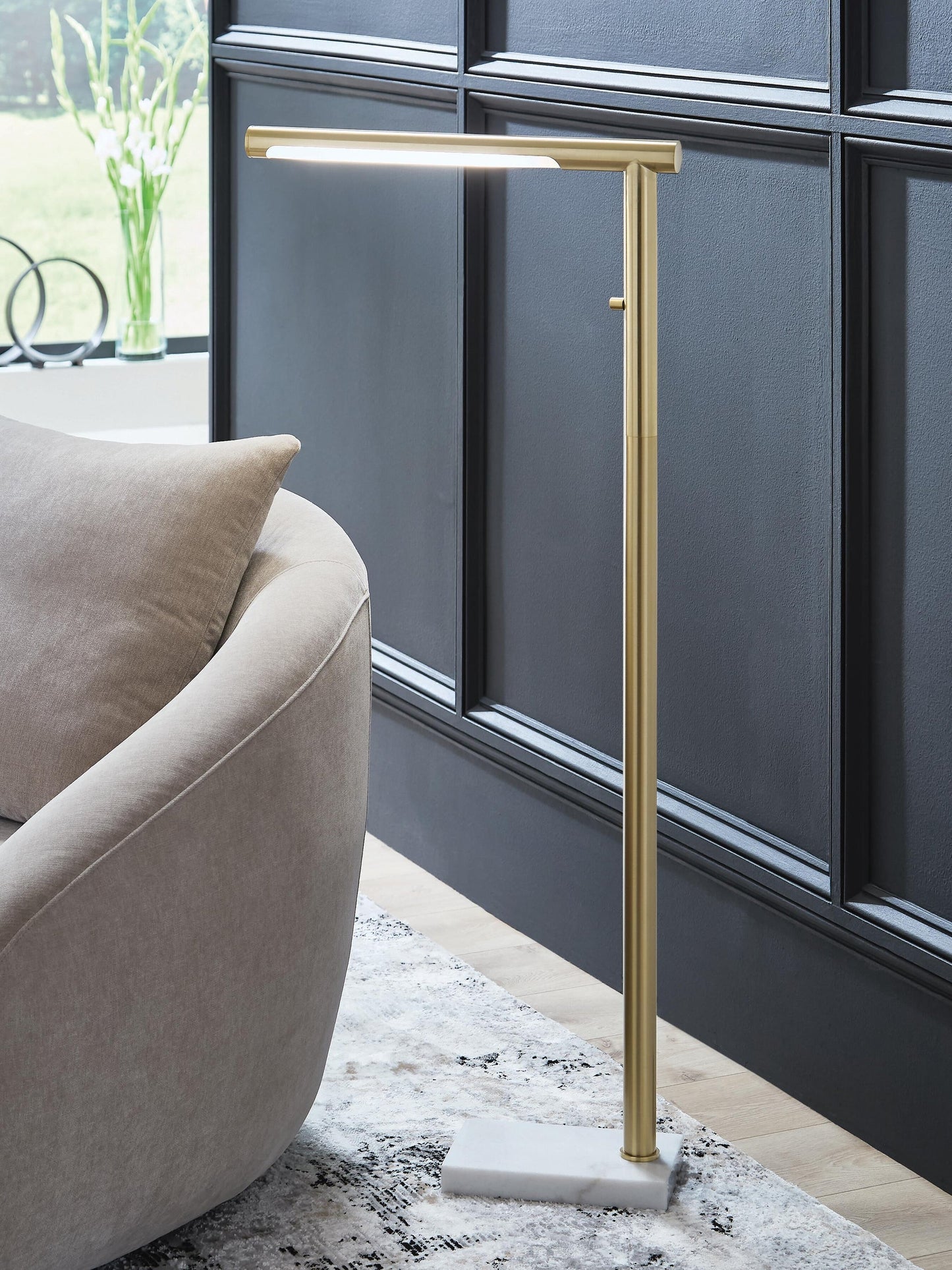 Santiford Metal Floor Lamp (1/CN) Signature Design by Ashley®