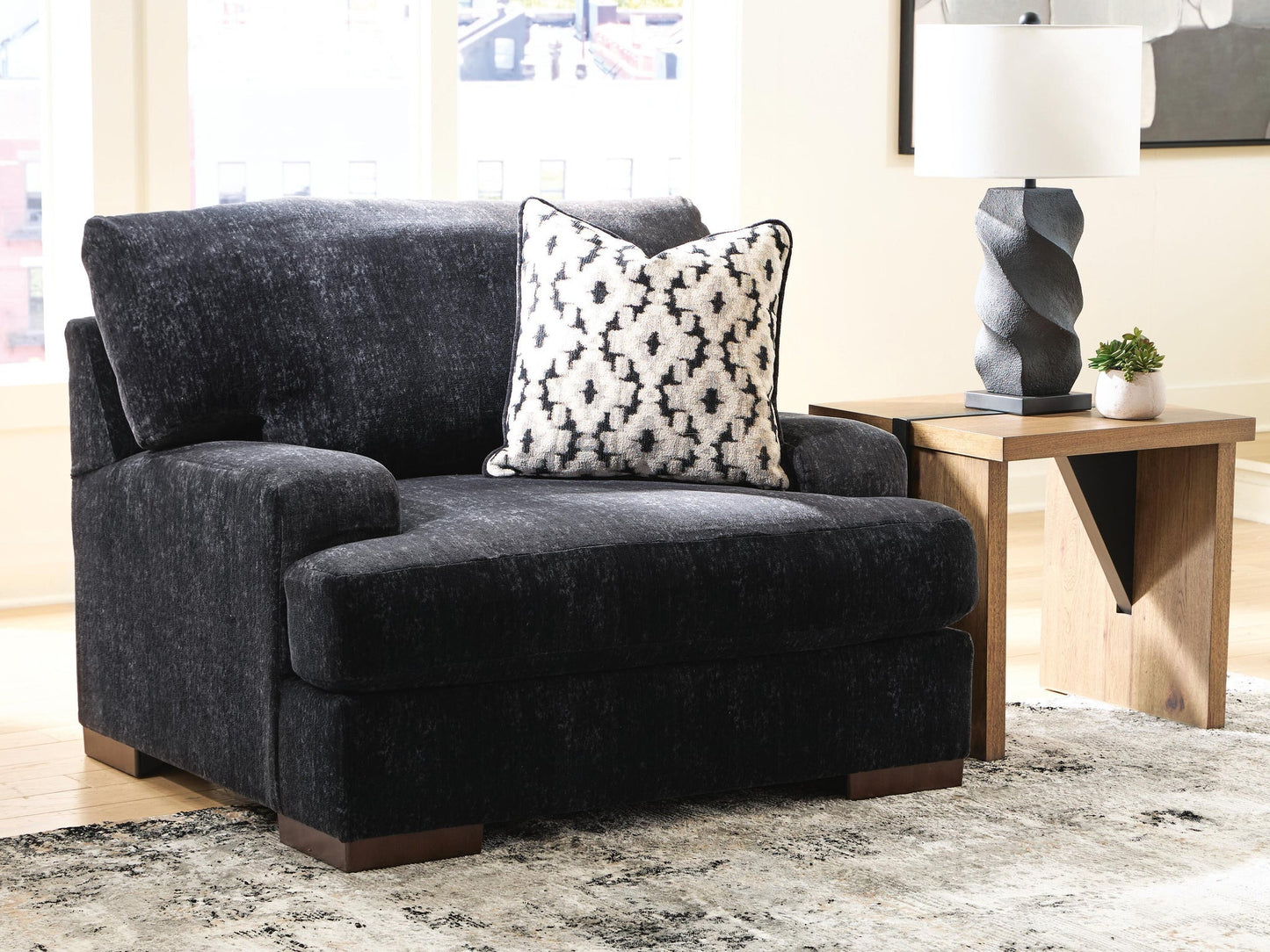 Whitmore Manor Chair and a Half Benchcraft®