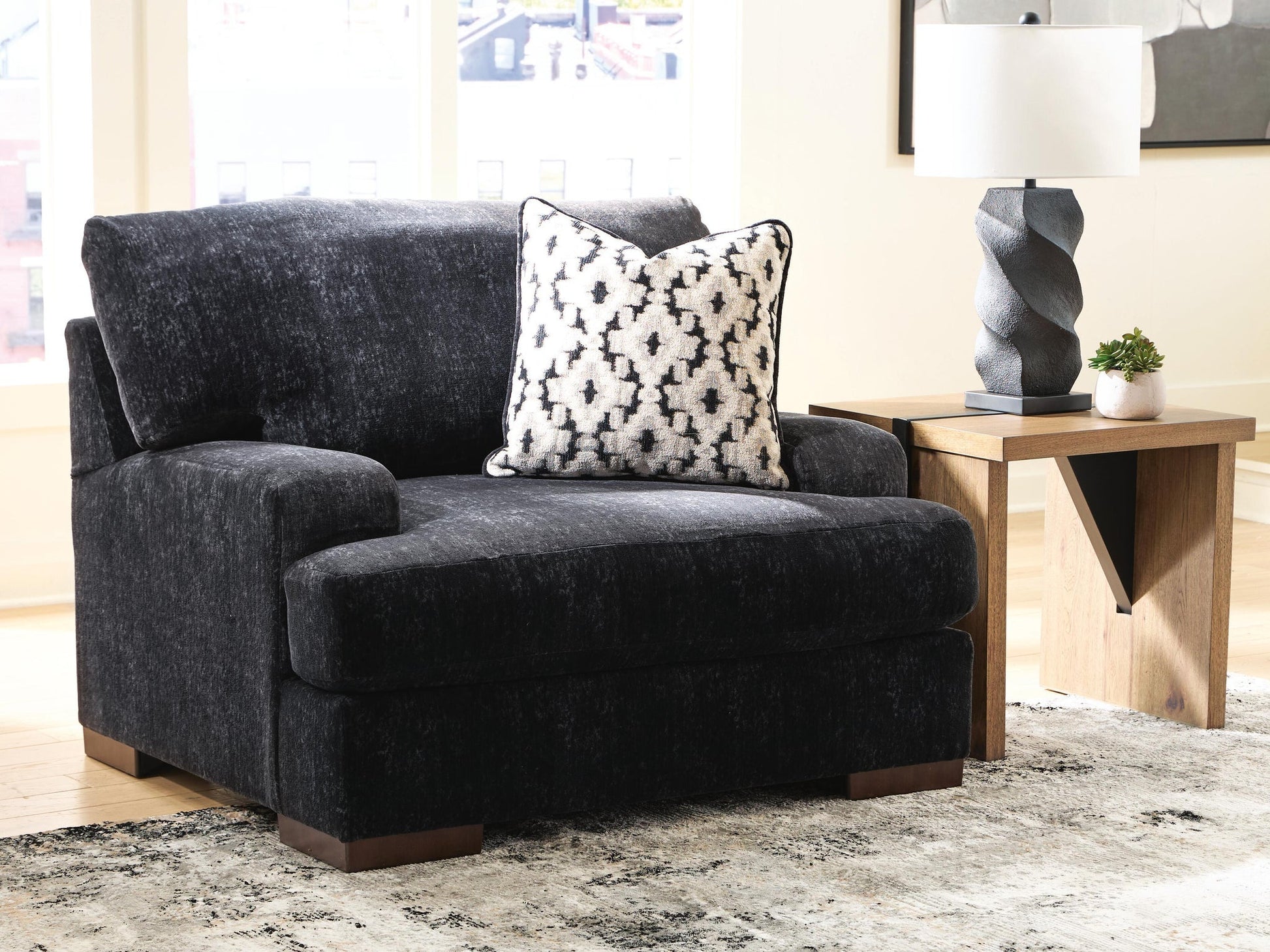 Whitmore Manor Chair and a Half Benchcraft®