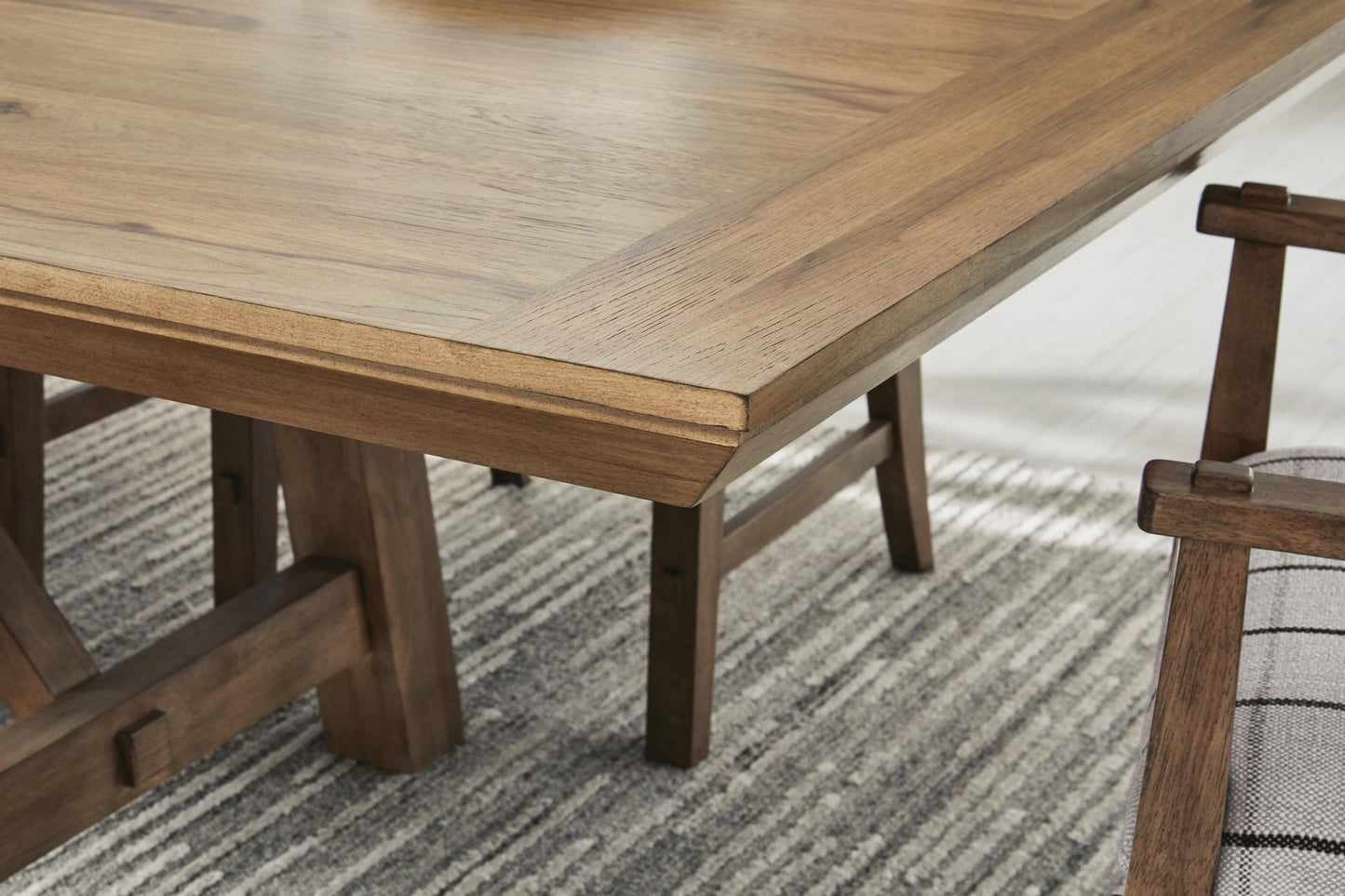 Ridgester RECT Dining Room EXT Table Benchcraft®