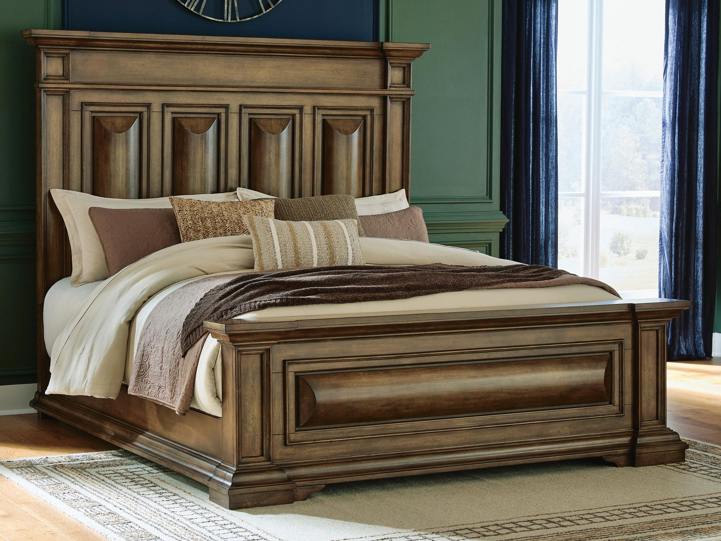 Frantanna  Panel Bed Signature Design by Ashley®
