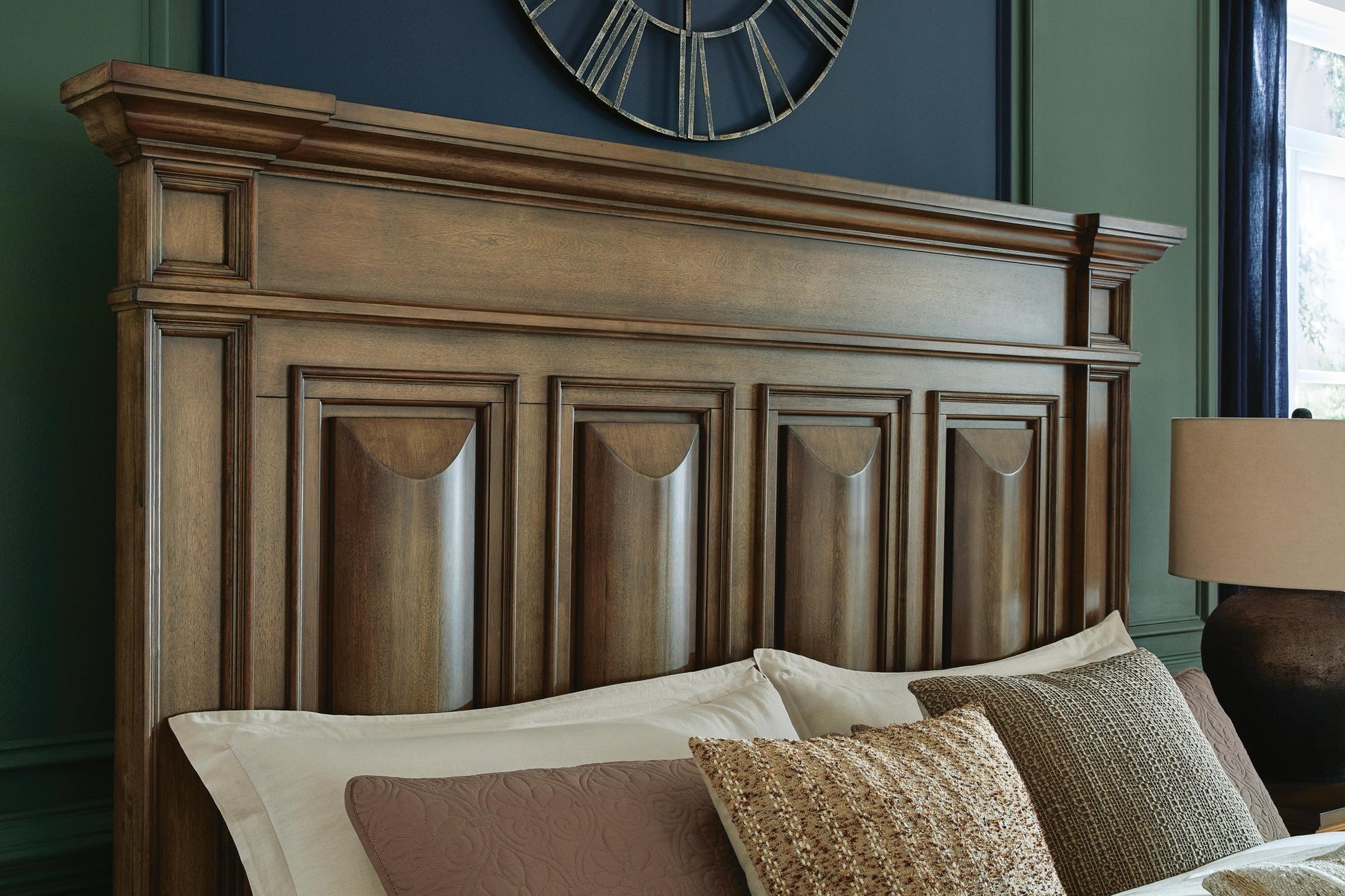 Frantanna  Panel Bed Signature Design by Ashley®