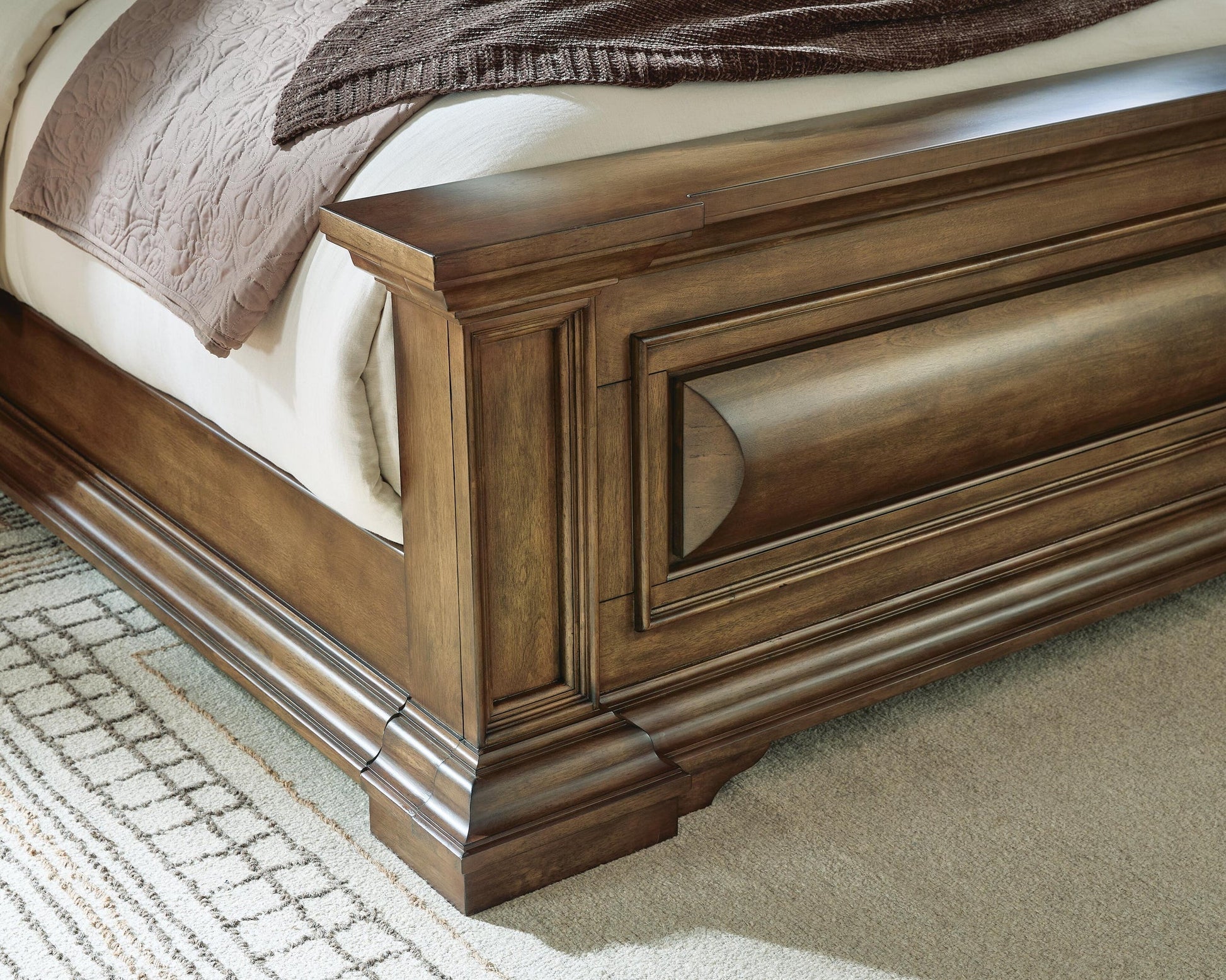 Frantanna  Panel Bed Signature Design by Ashley®