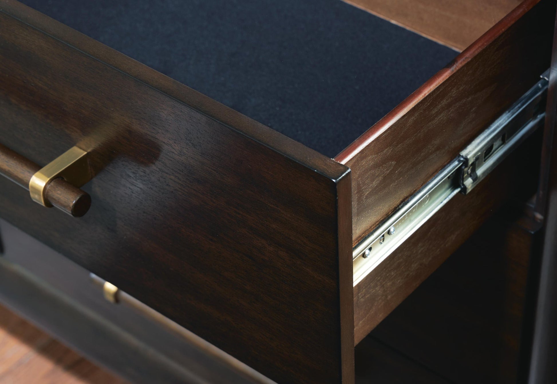 Dantenton Dresser Benchcraft®