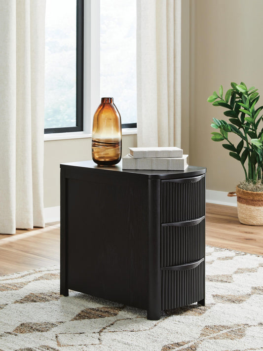 Camdill Chair Side End Table Signature Design by Ashley®