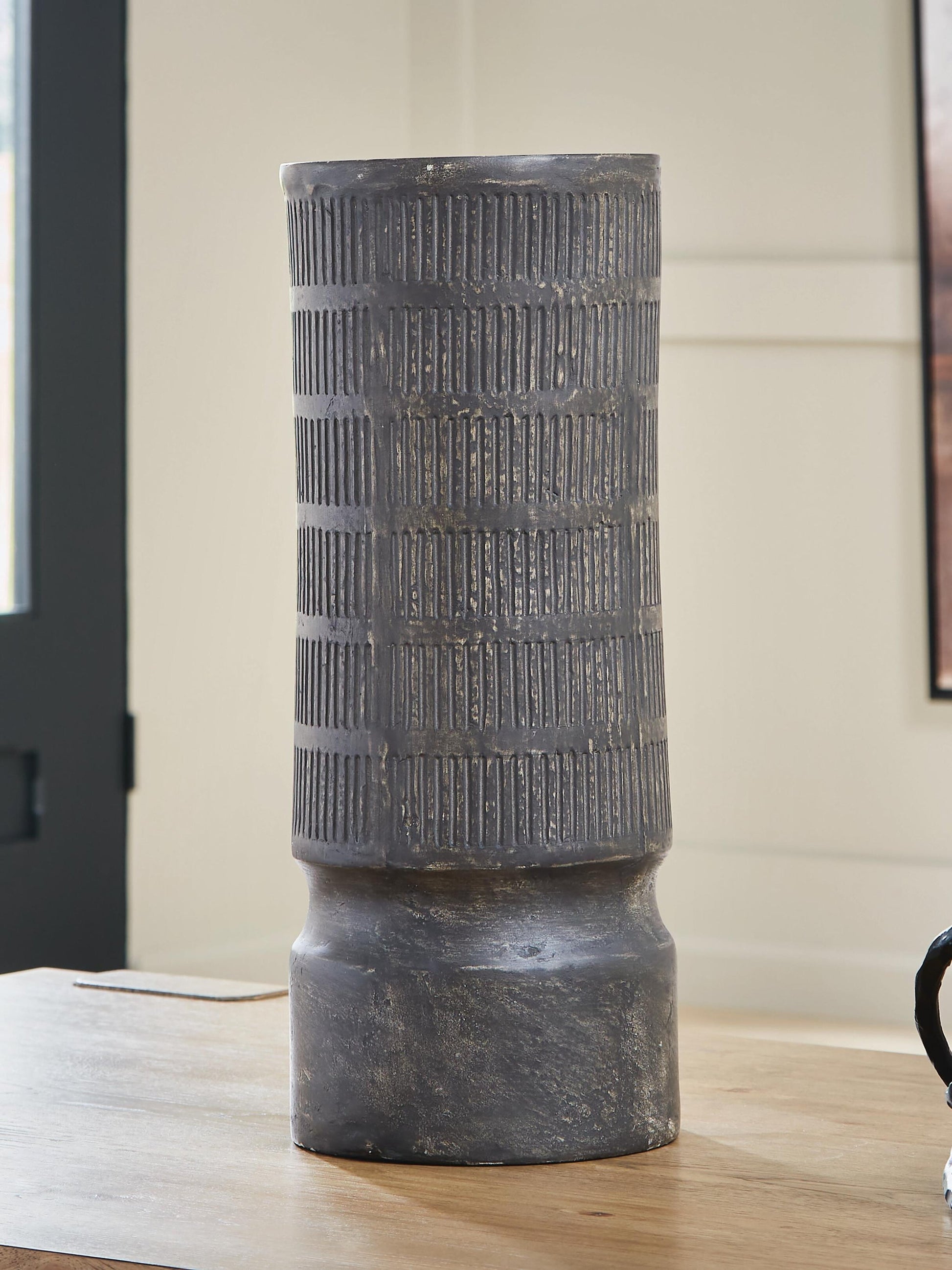 Beninworth Vase Signature Design by Ashley®
