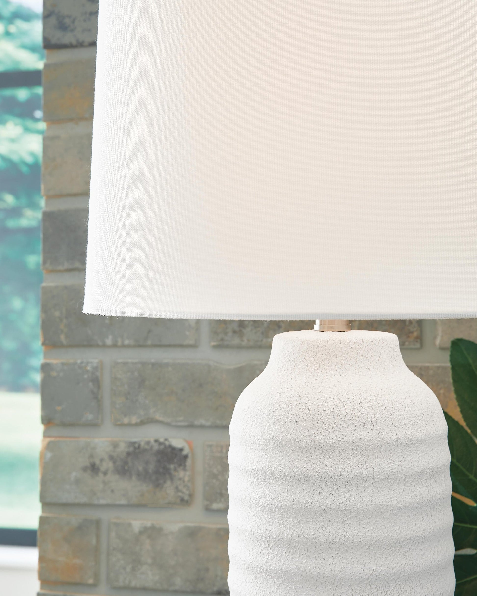 Vauville Poly Table Lamp (2/CN) Signature Design by Ashley®