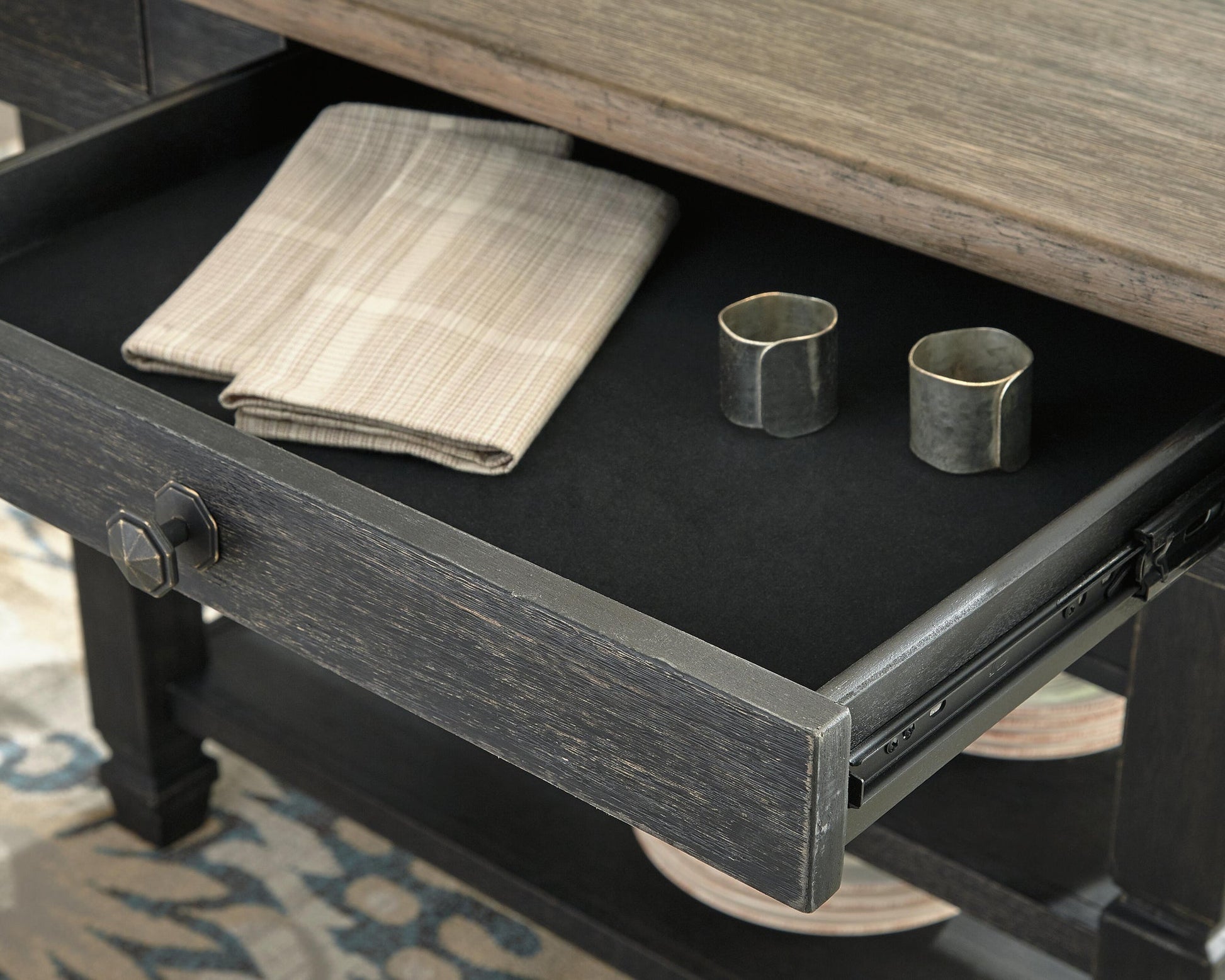Tyler Creek Counter Height Dining Table and 4 Barstools Signature Design by Ashley®