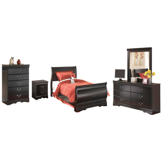 Huey Vineyard  Sleigh Bed With Mirrored Dresser, Chest And Nightstand Signature Design by Ashley®