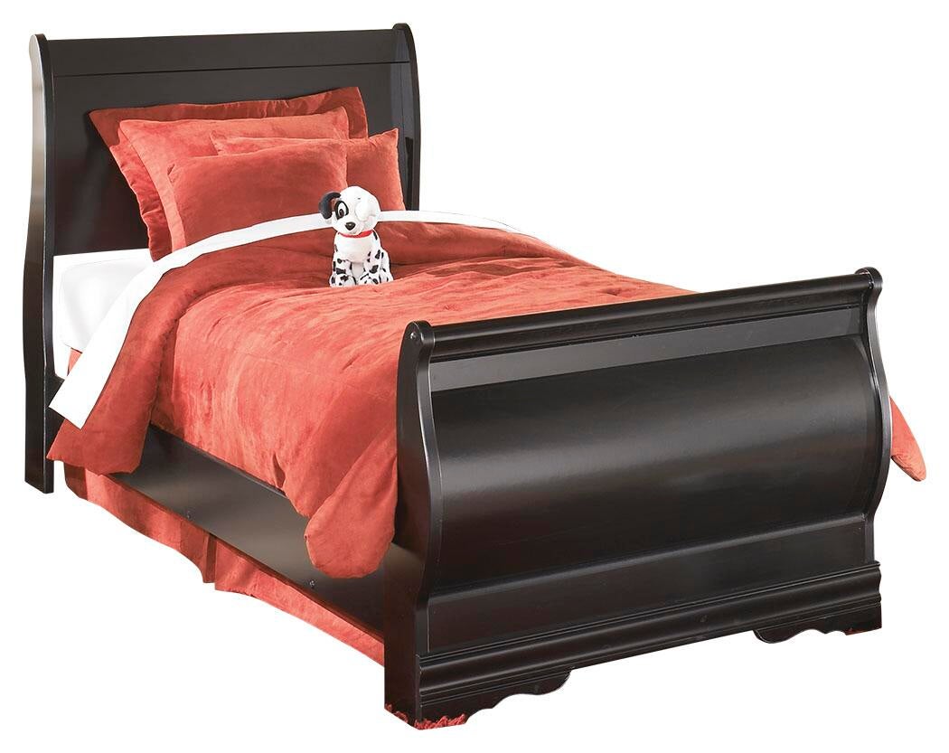 Huey Vineyard  Sleigh Bed With Mirrored Dresser Signature Design by Ashley®