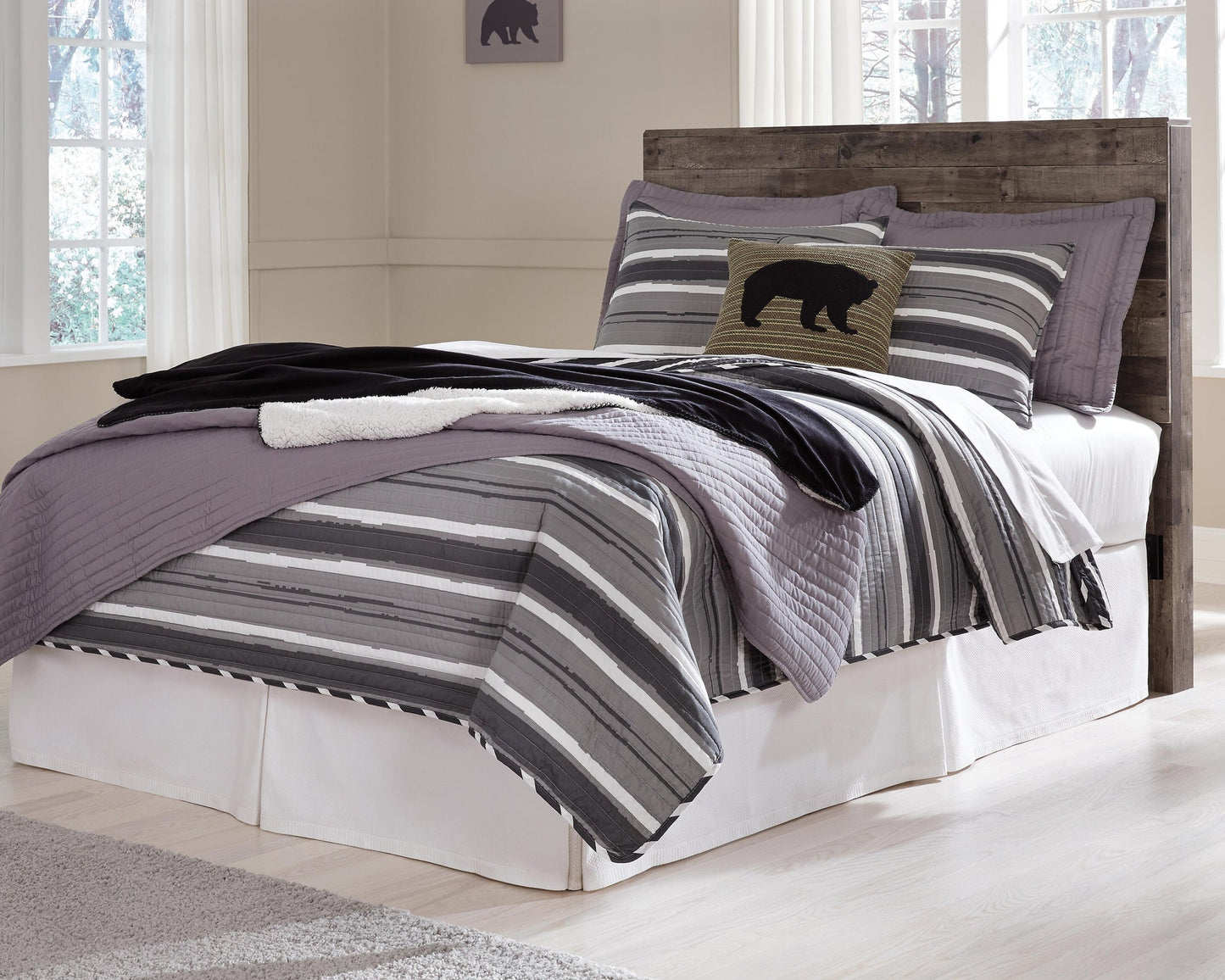 Derekson  Panel Headboard Bed With Mirrored Dresser Benchcraft®