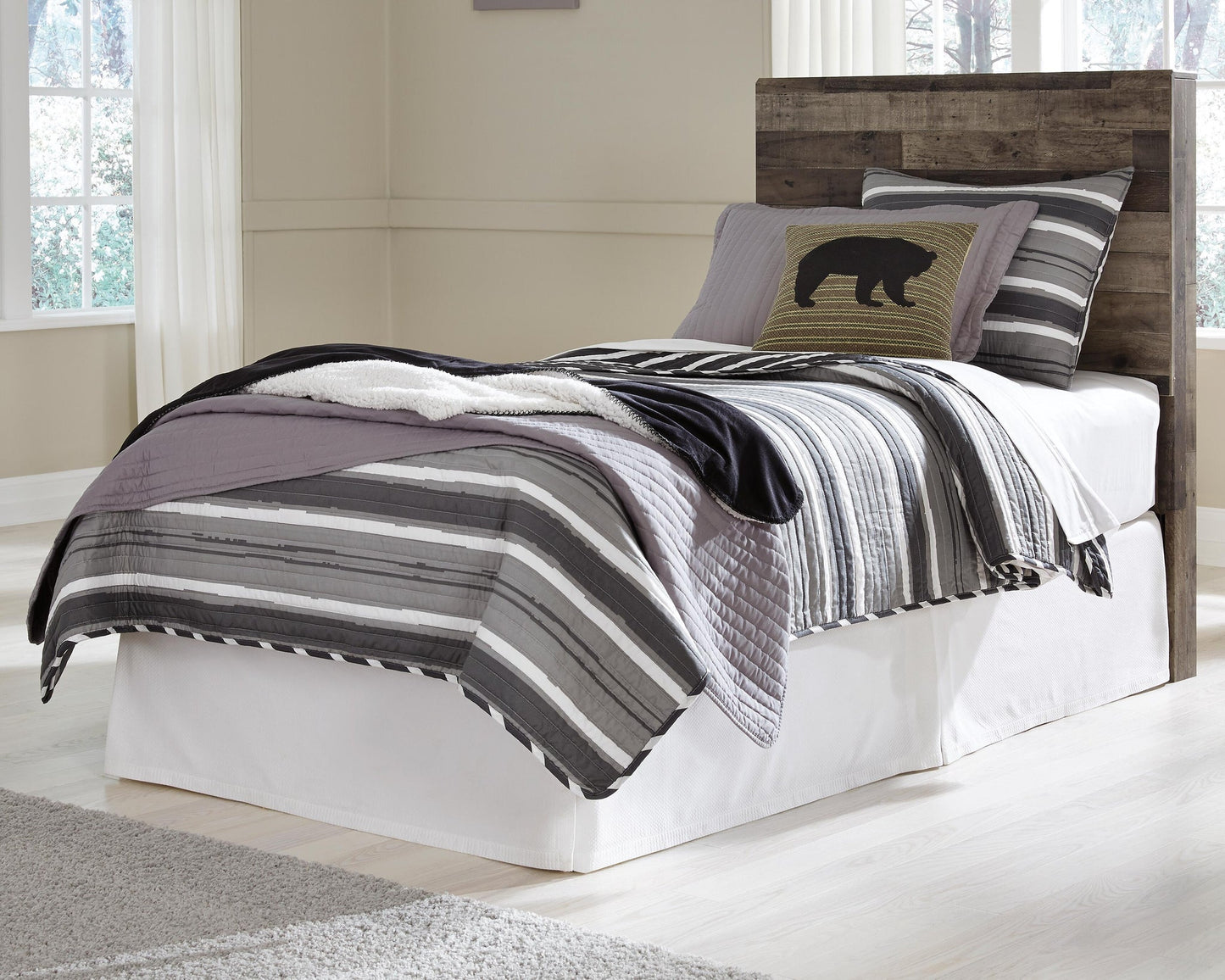 Derekson  Panel Headboard Bed With Mirrored Dresser Benchcraft®