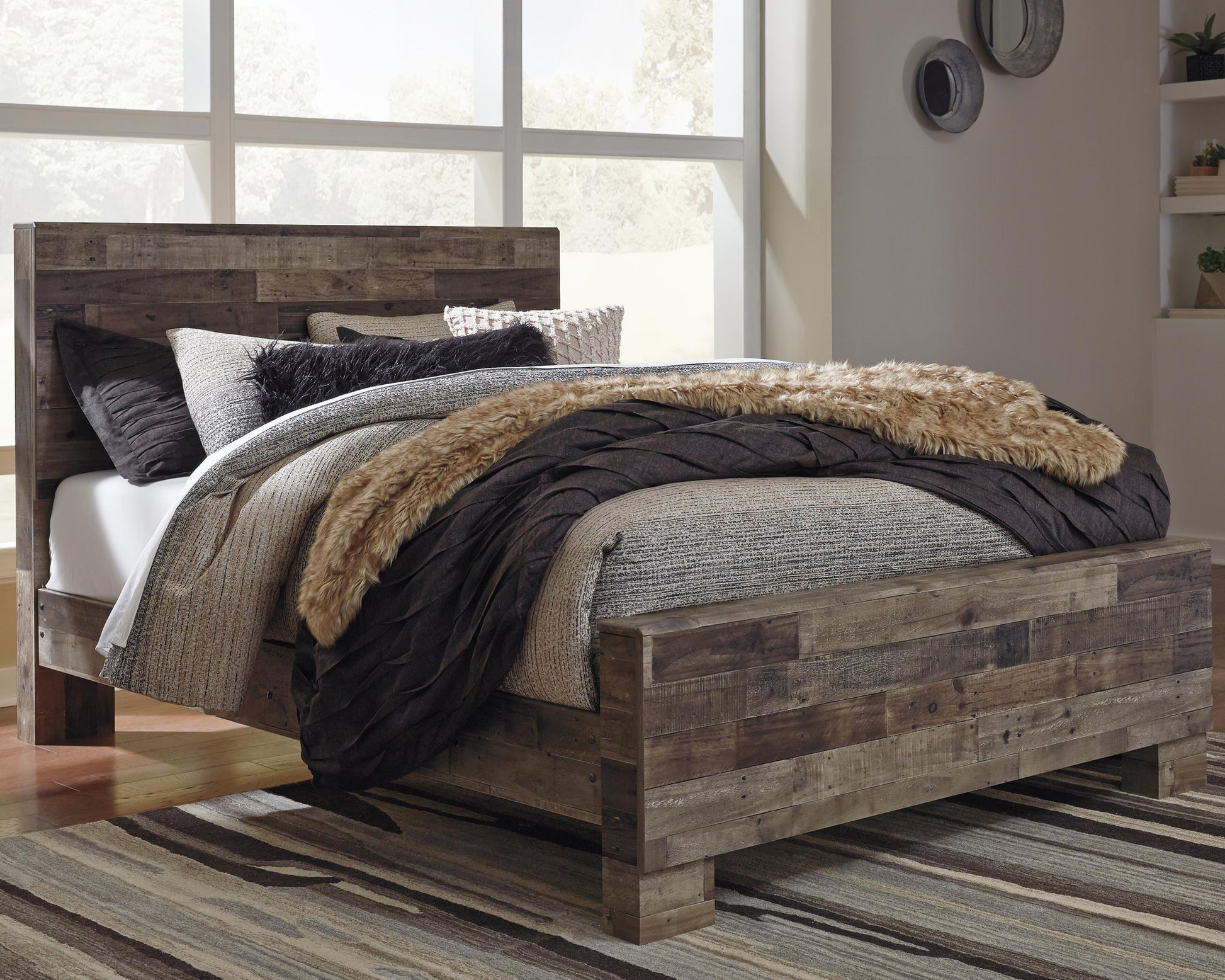 Derekson  Panel Bed With Mirrored Dresser Benchcraft®