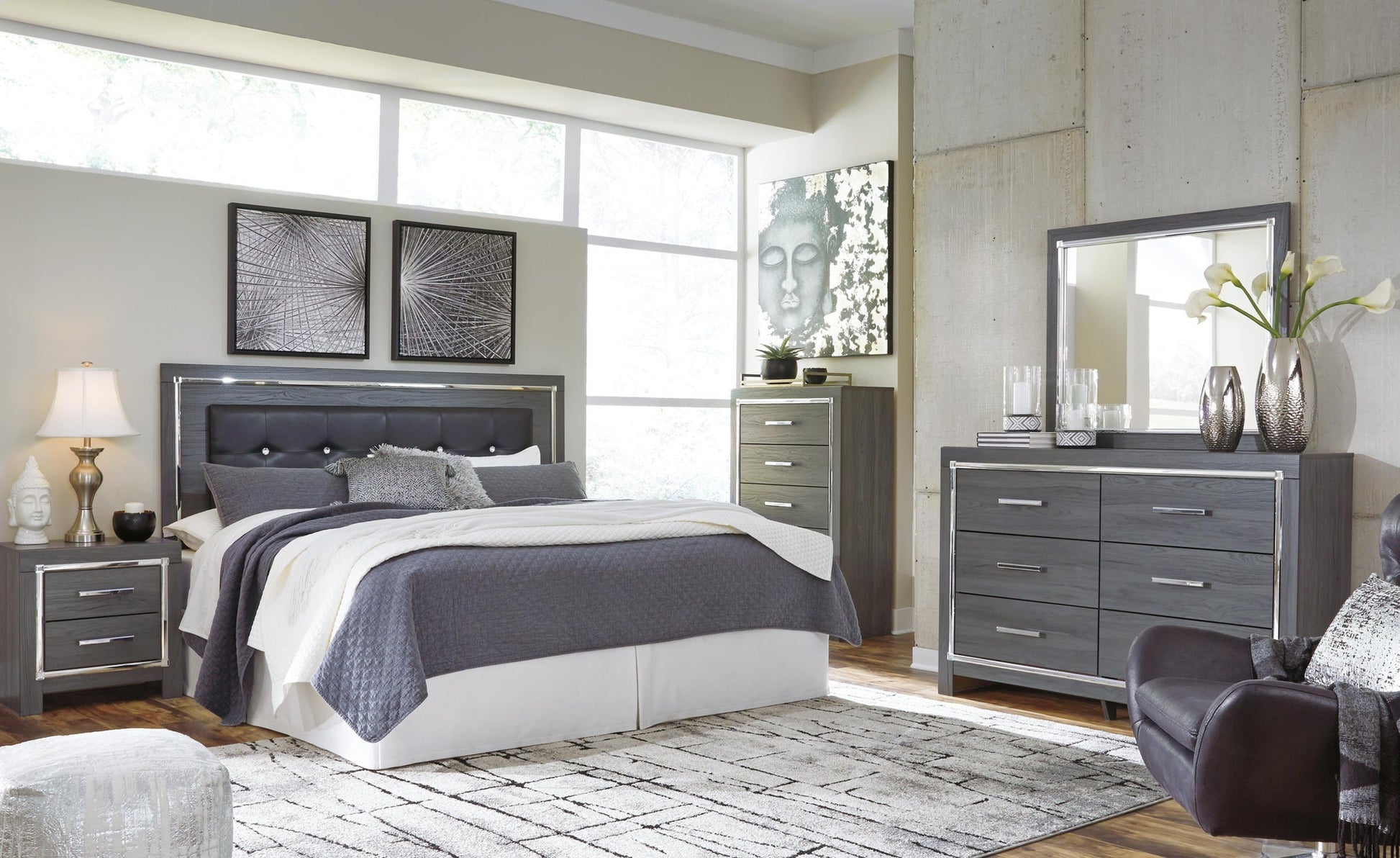 Lodanna /California King Upholstered Panel Headboard Bed With Mirrored Dresser Signature Design by Ashley®