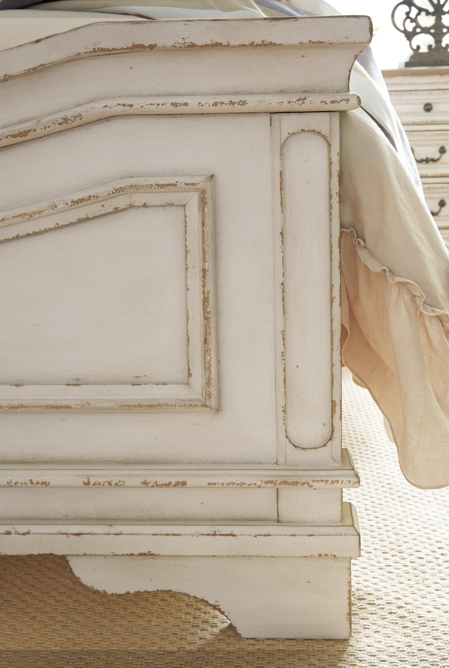 Realyn  Upholstered Panel Bed With Mirrored Dresser Signature Design by Ashley®