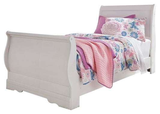 Anarasia  Sleigh Bed With Mirrored Dresser And Nightstand Signature Design by Ashley®