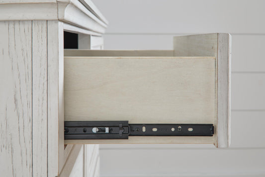 Robbinsdale  Panel Bed With Mirrored Dresser Signature Design by Ashley®