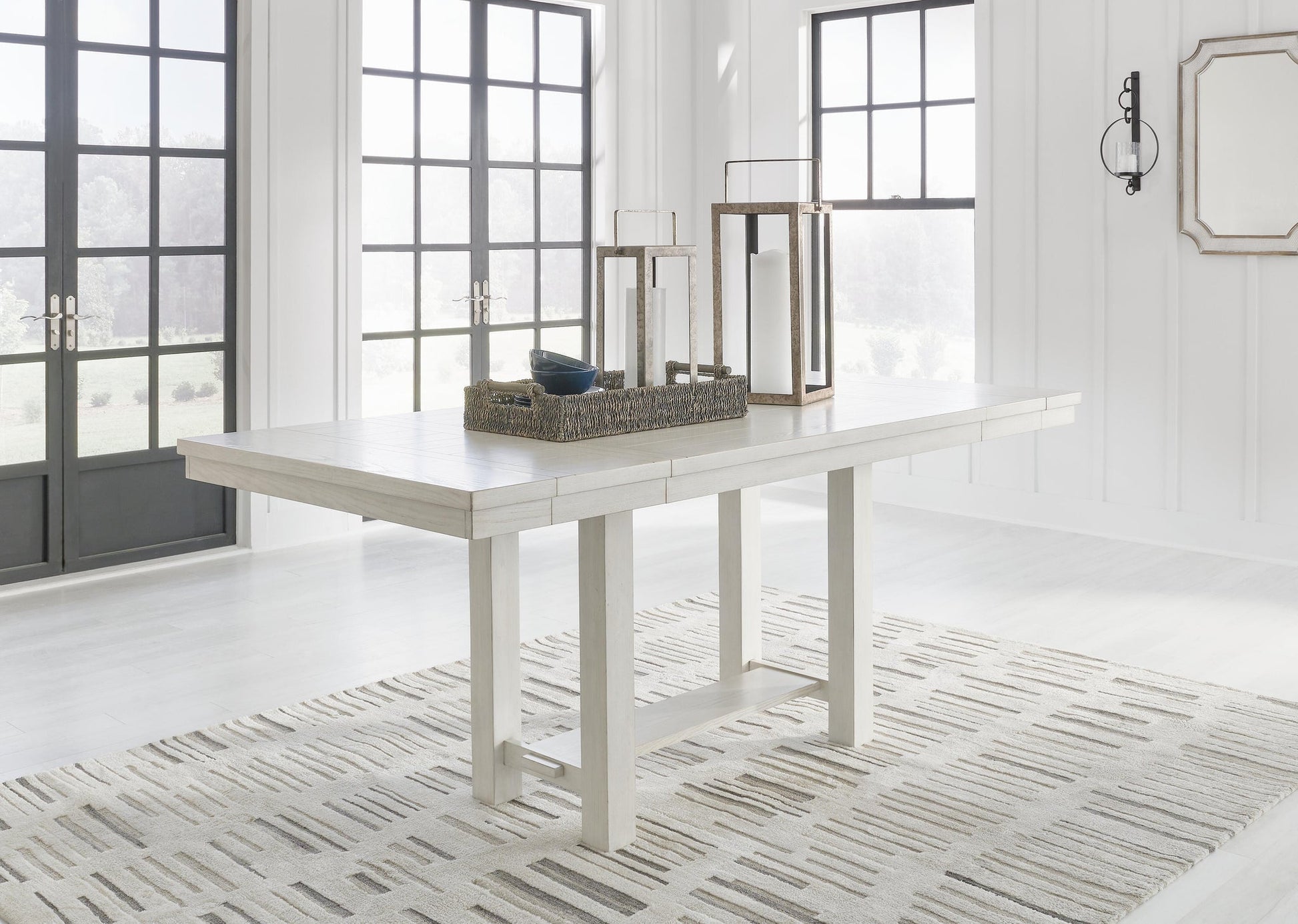 Robbinsdale Counter Height Dining Table and 4 Barstools Signature Design by Ashley®