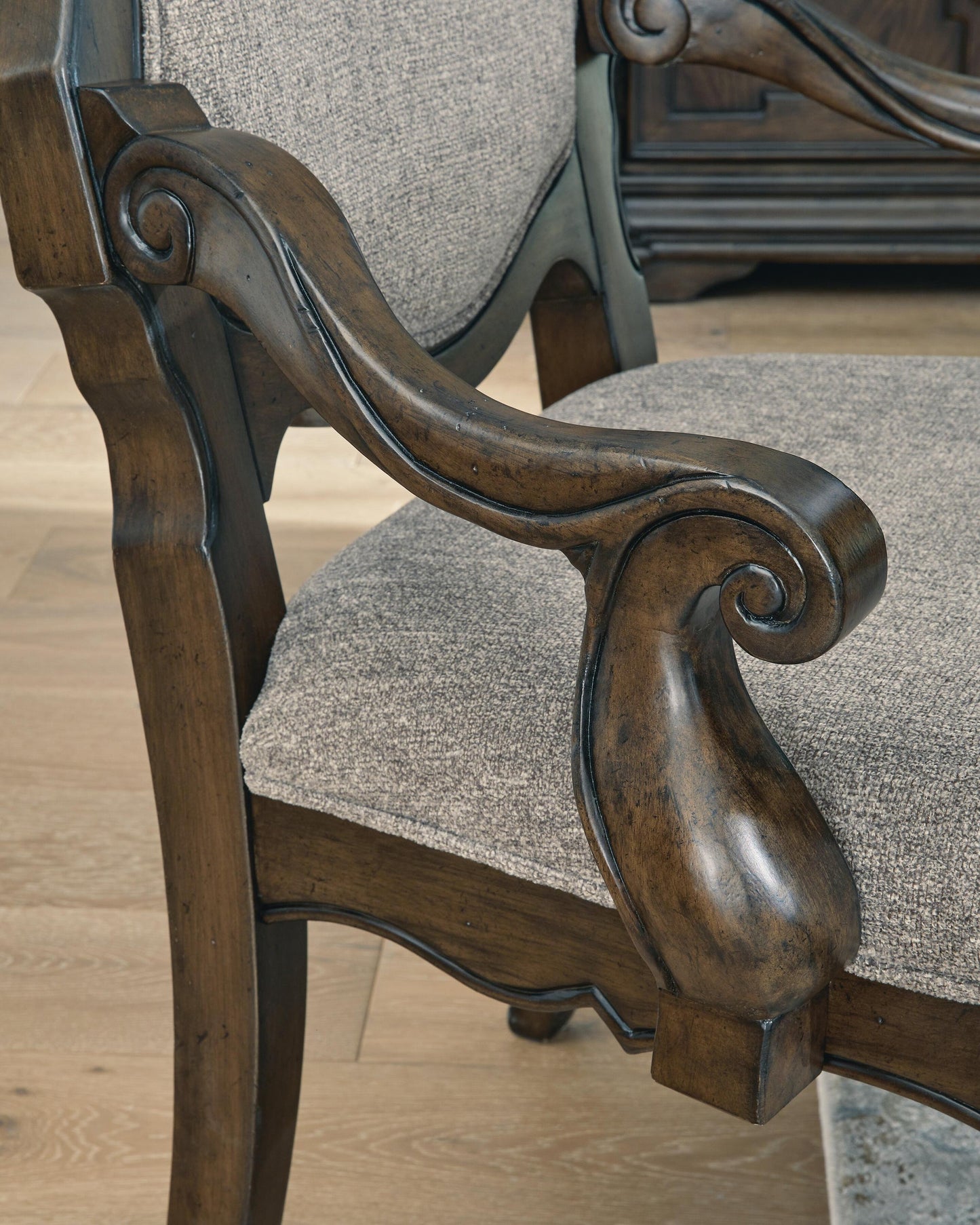 Maylee Dining Table and 6 Chairs Signature Design by Ashley®