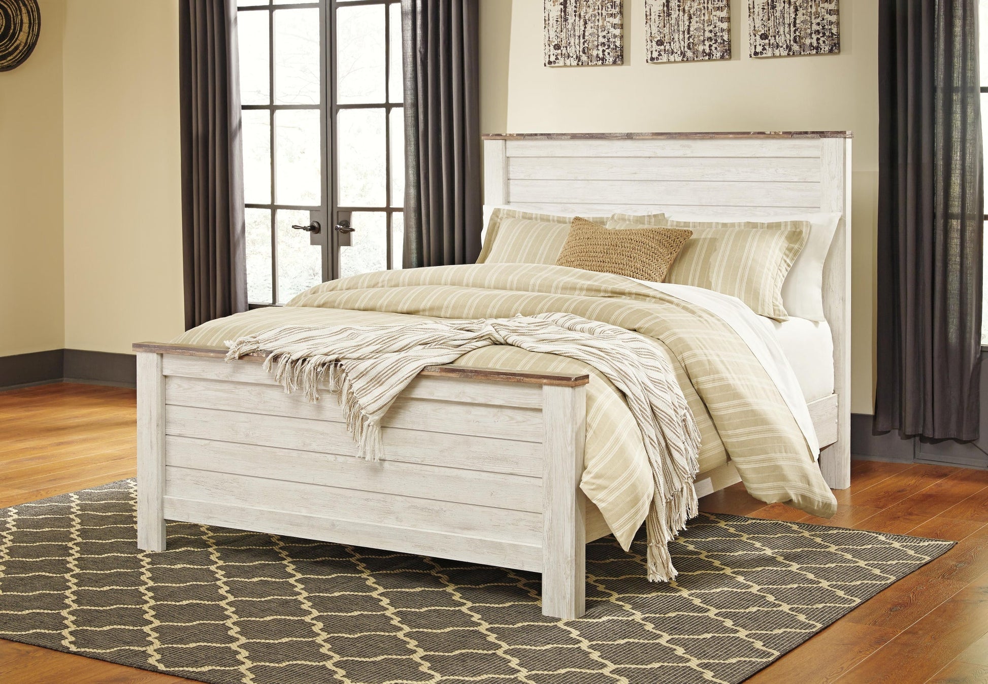 Willowton  Panel Bed With Mirrored Dresser And Nightstand Signature Design by Ashley®