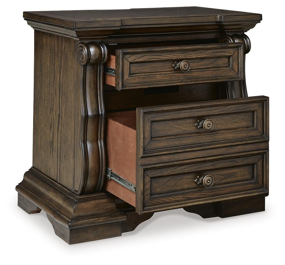 Maylee  Canopy Bed, Dresser, Mirror And Nightstand Signature Design by Ashley®