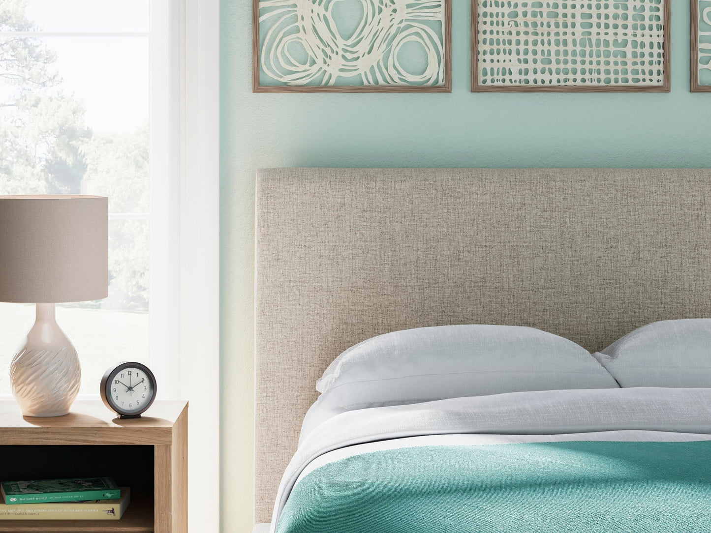 Cielden  Upholstered Bed With Roll Slats, Dresser And Mirror Signature Design by Ashley®