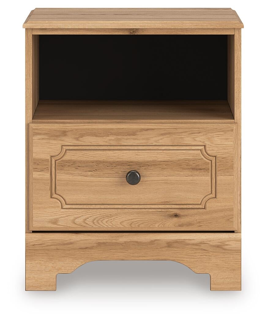 Galletyn  Panel Bed With Mirrored Dresser And Nightstand Signature Design by Ashley®