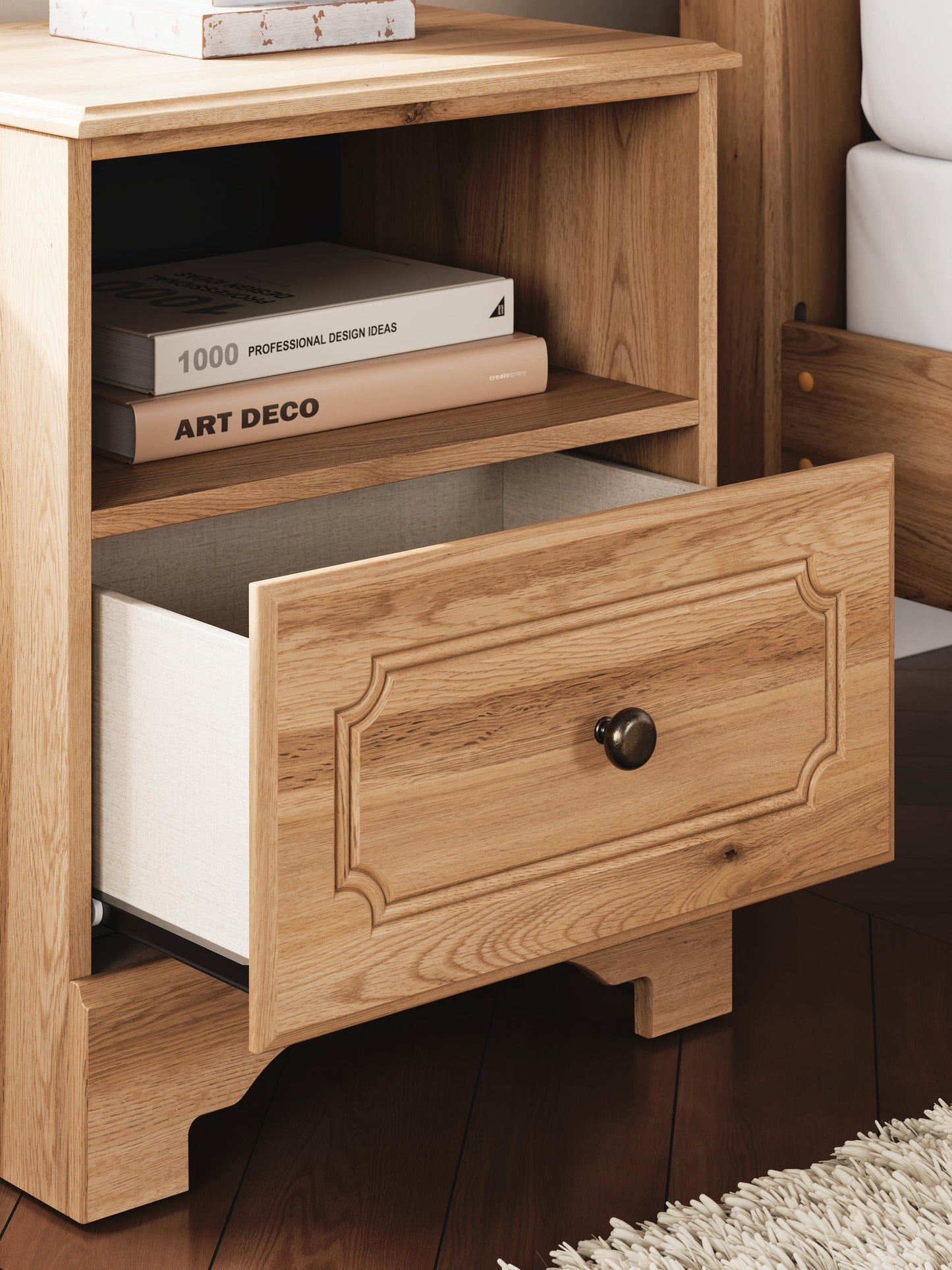 Galletyn  Panel Bed With Mirrored Dresser And Nightstand Signature Design by Ashley®