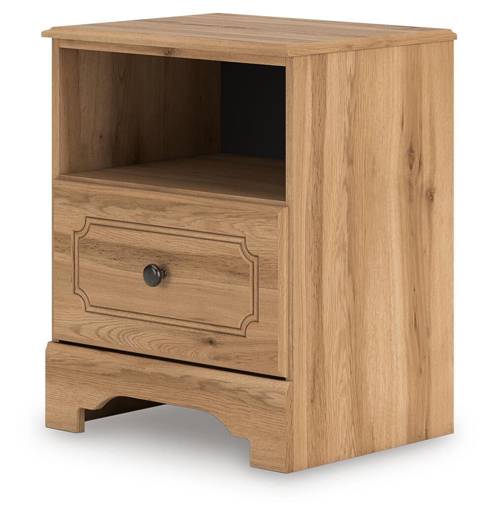 Galletyn  Panel Bed With Mirrored Dresser And Nightstand Signature Design by Ashley®