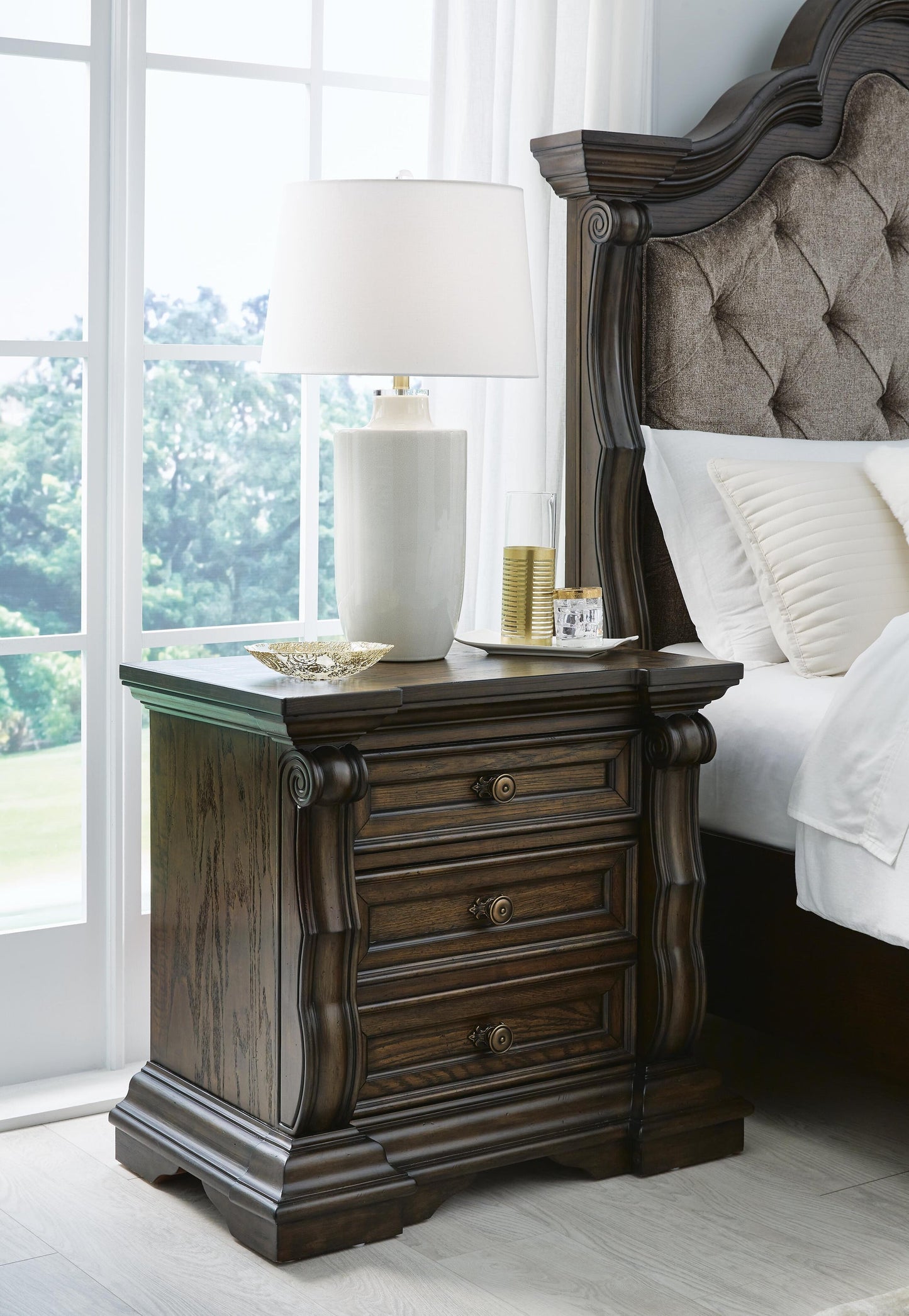 Maylee California  Canopy Bed, Dresser, Mirror, Chest And Nightstand Signature Design by Ashley®