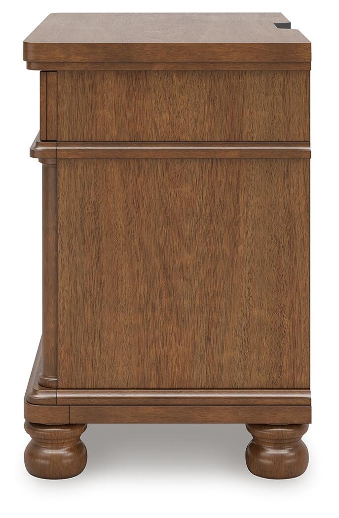 Chadworth  Poster Bed With Mirrored Dresser And Nightstand Signature Design by Ashley®