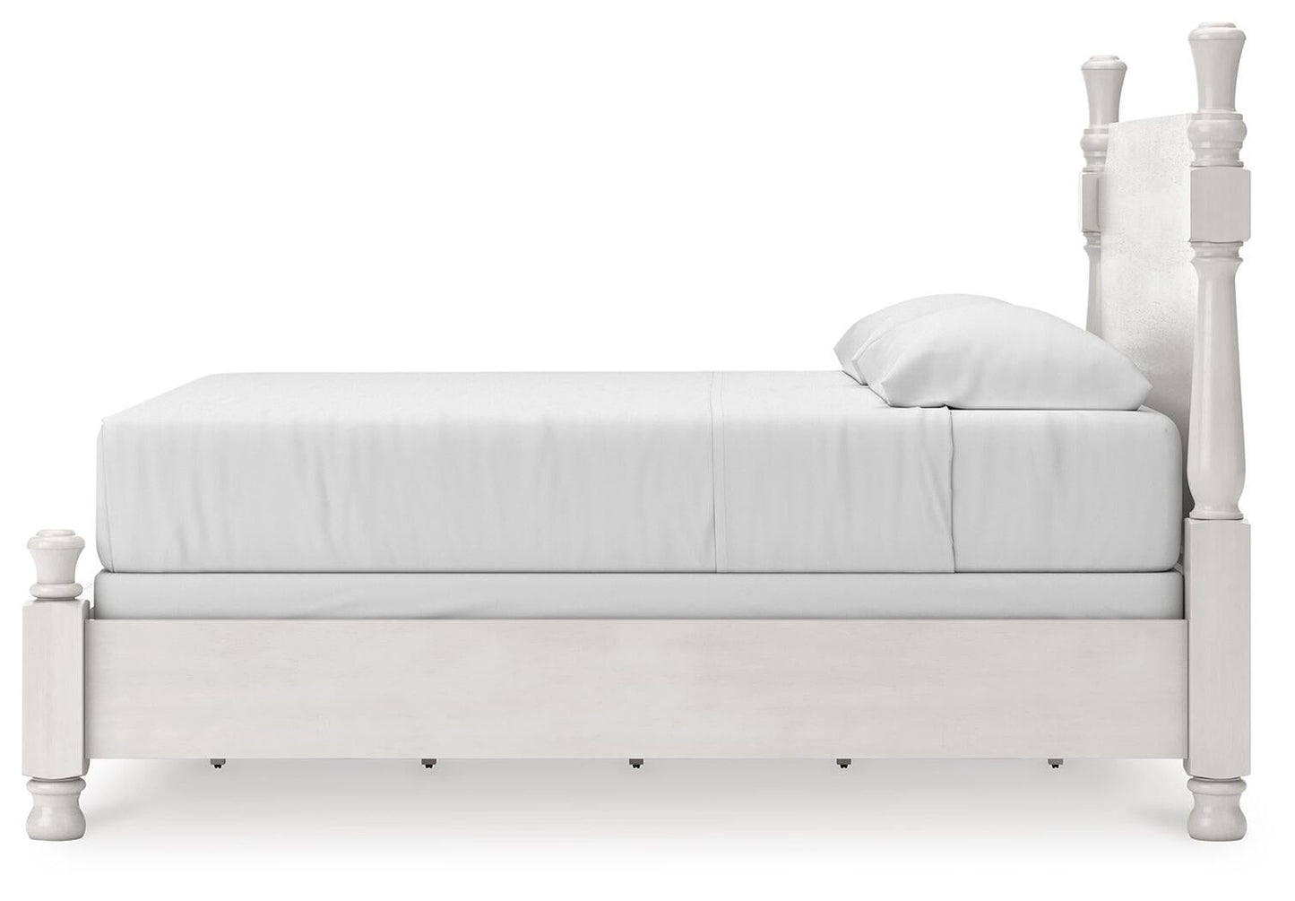 Chadworth  Poster Bed, Dresser And Mirror Signature Design by Ashley®