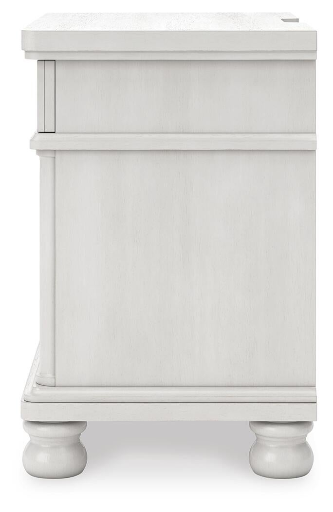 Chadworth  Poster Bed, Dresser, Mirror And Nightstand Signature Design by Ashley®
