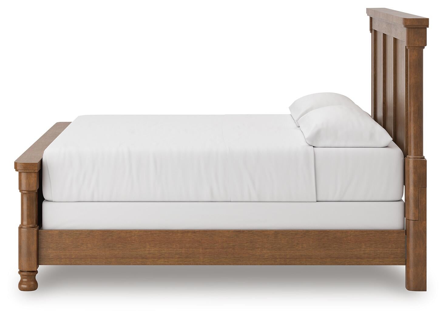 Chadworth California  Poster Bed With Mirrored Dresser Signature Design by Ashley®
