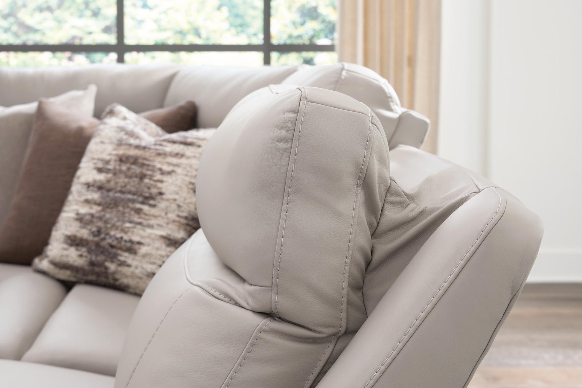 Gravier 5-Piece Power Reclining Sectional Benchcraft®