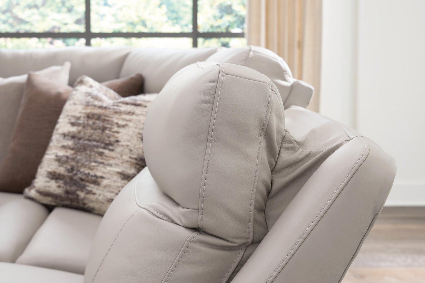 Gravier 6-Piece Power Reclining Sectional with Storage Console Benchcraft®