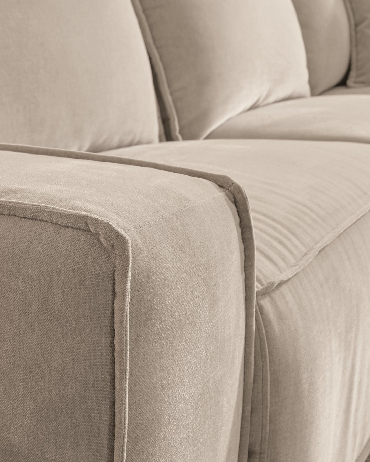 Carceri 2-Piece Power Reclining Sectional Loveseat Benchcraft®