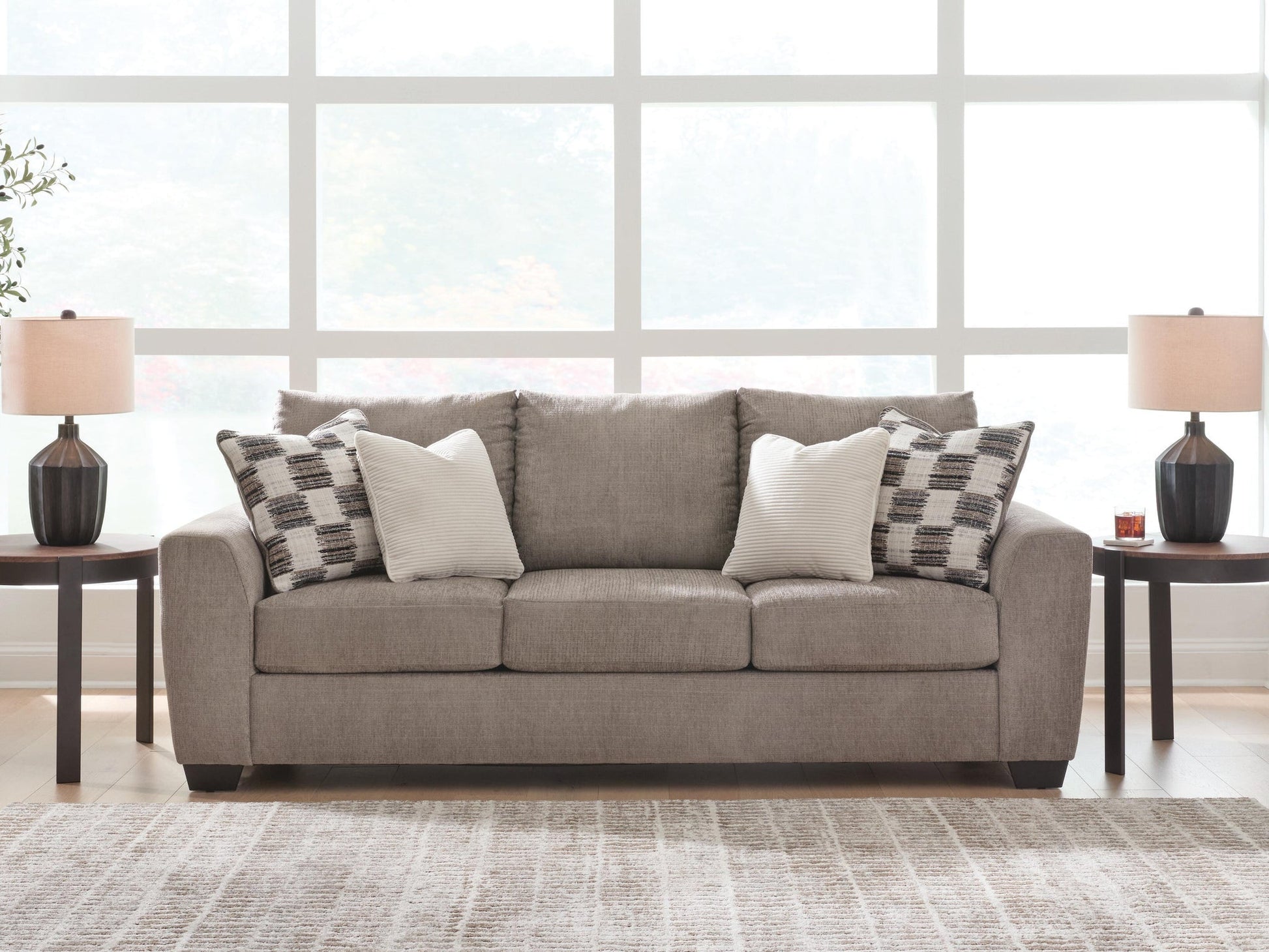 Loreo Sofa Benchcraft®