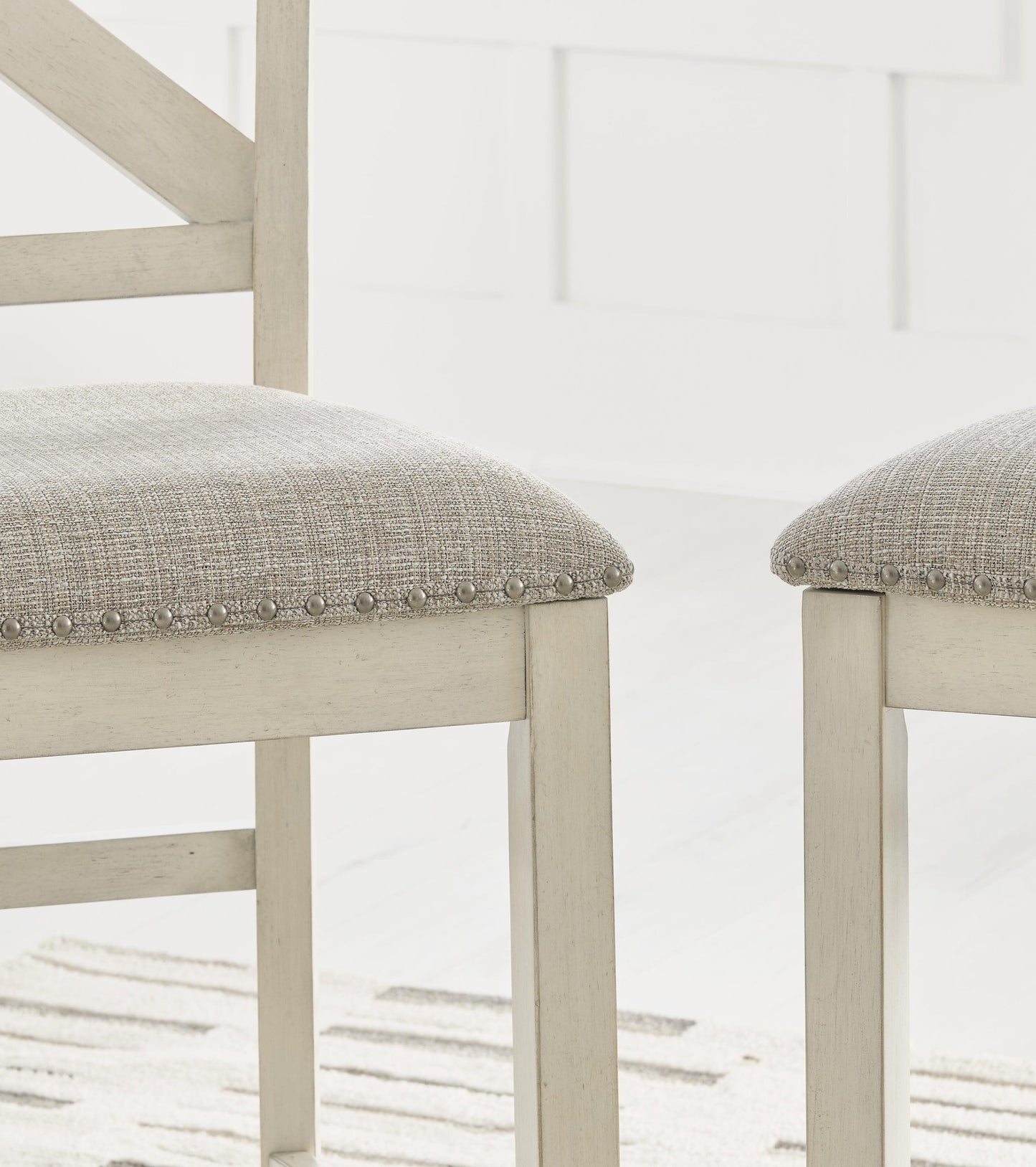 Robbinsdale Upholstered Barstool (2/CN) Signature Design by Ashley®