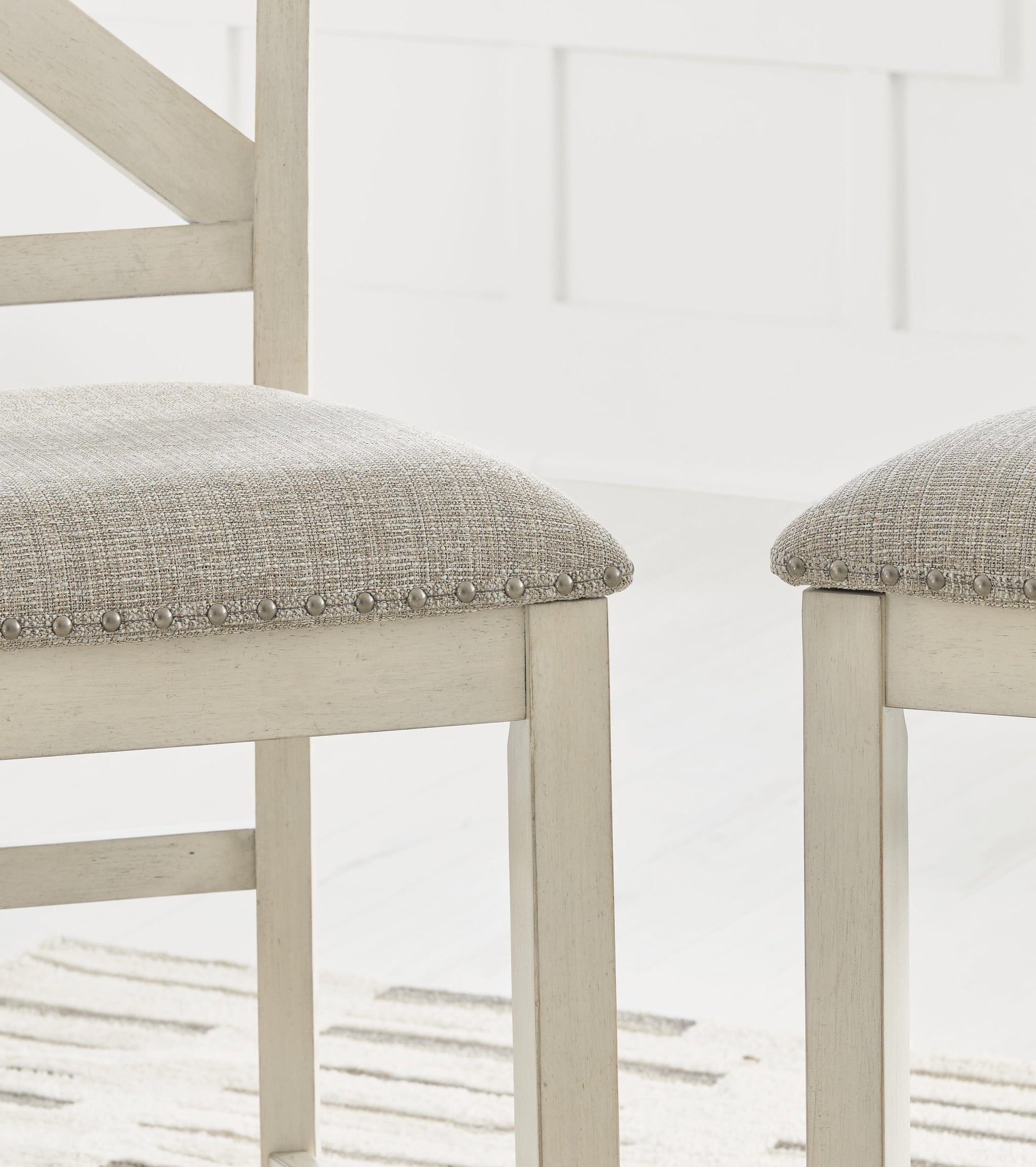 Robbinsdale Upholstered Barstool (2/CN) Signature Design by Ashley®