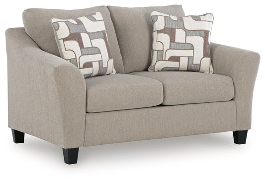 Willarae Loveseat Benchcraft®