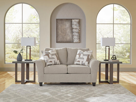 Willarae Loveseat Benchcraft®