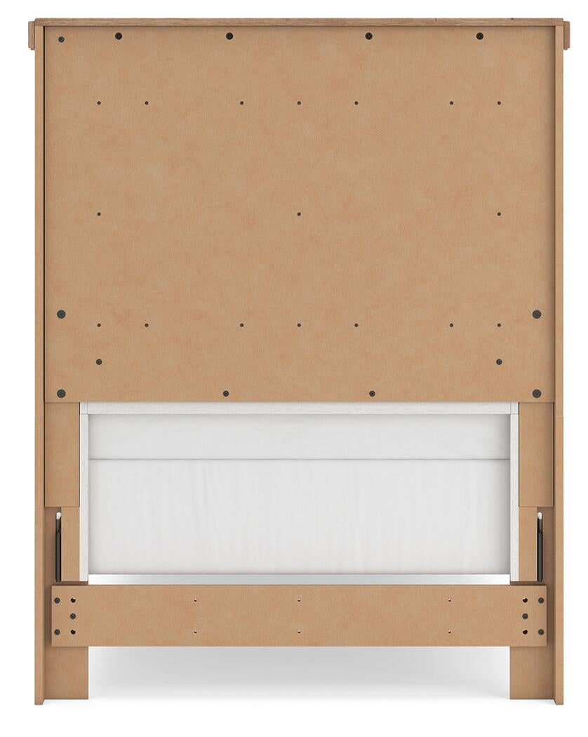 Savonport  Panel Bed. Dresser, Mirror And Nightstand Benchcraft®