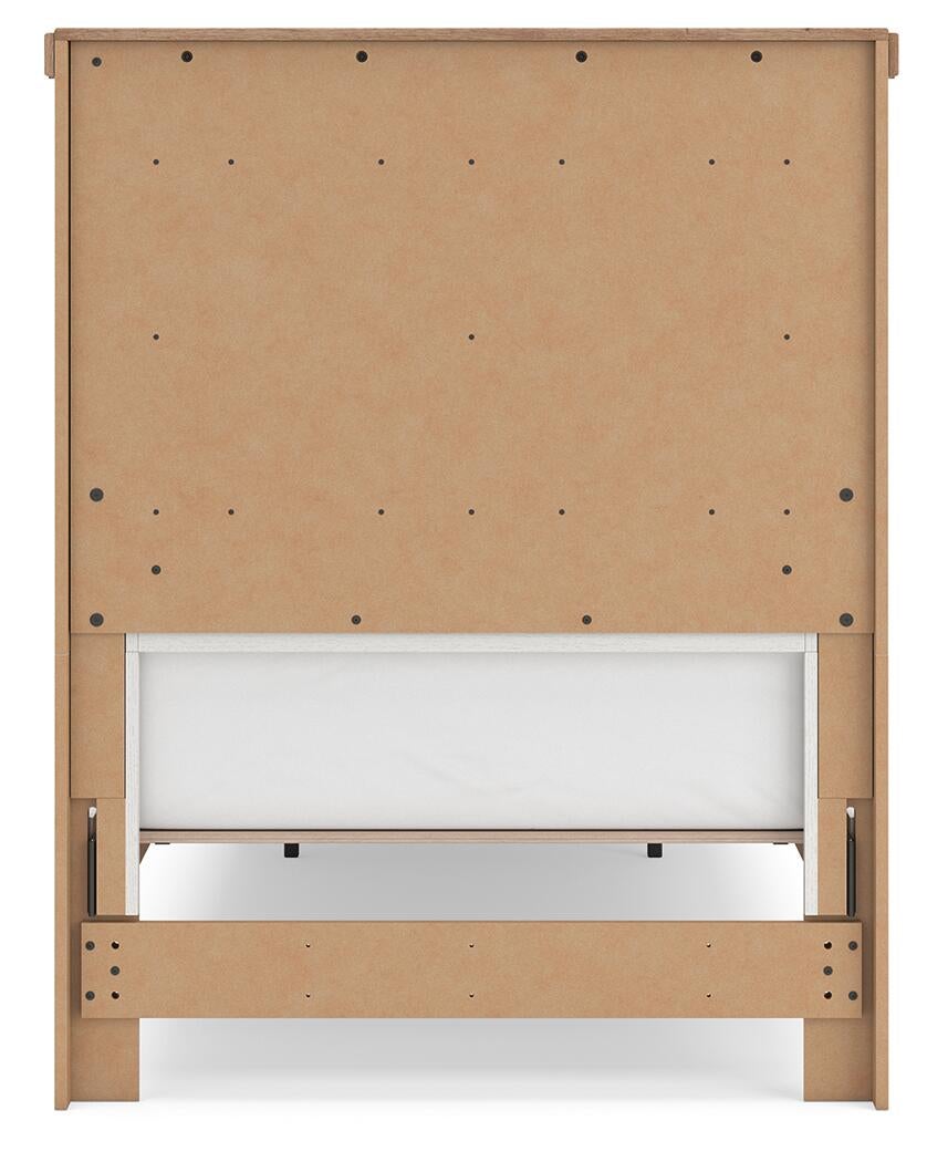Savonport  Panel Storage Bed. Dresser, Mirror And Nightstand Benchcraft®