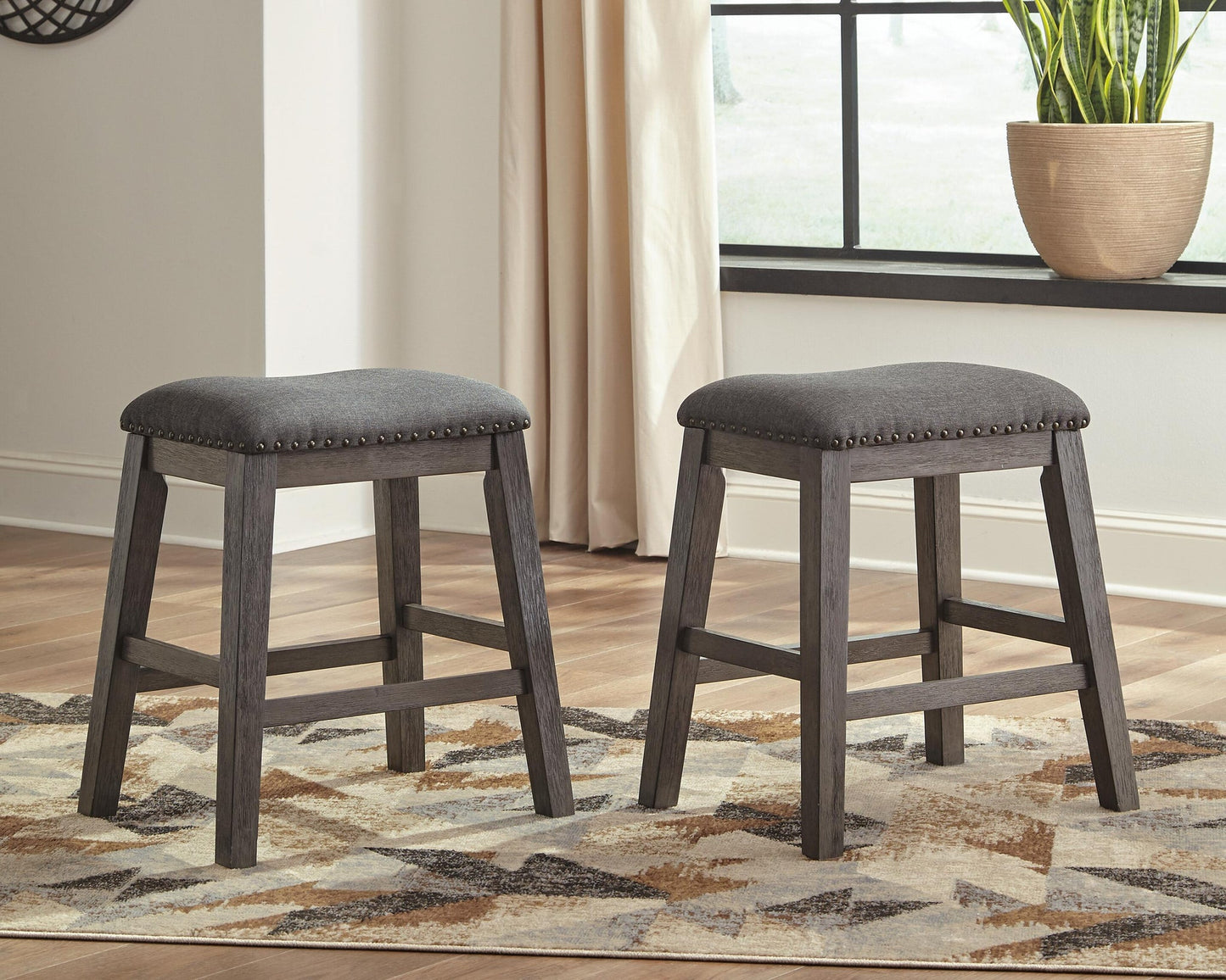 Caitbrook Counter Height Dining Table and 4 Barstools Signature Design by Ashley®