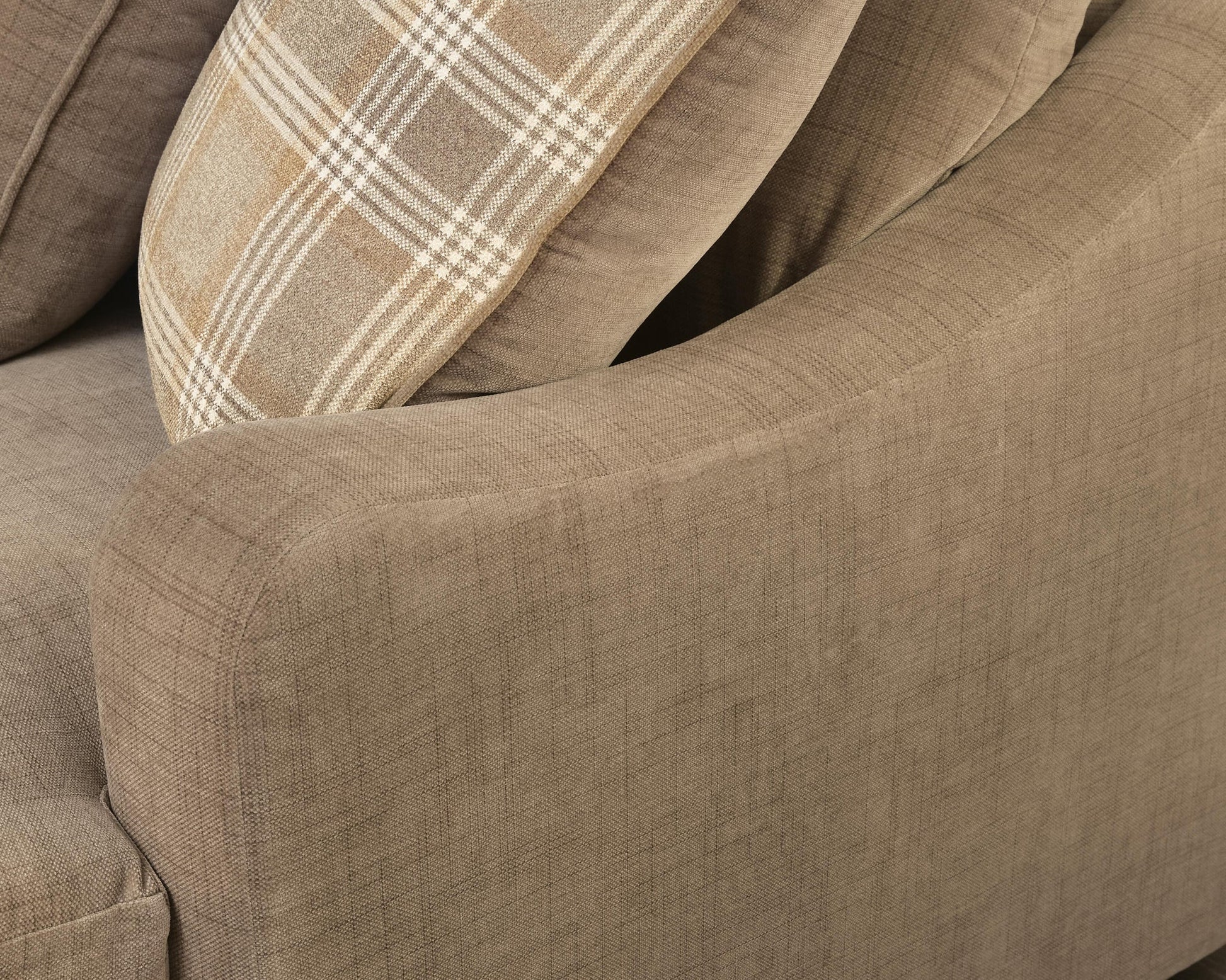 ChloeeAnne Loveseat Benchcraft®