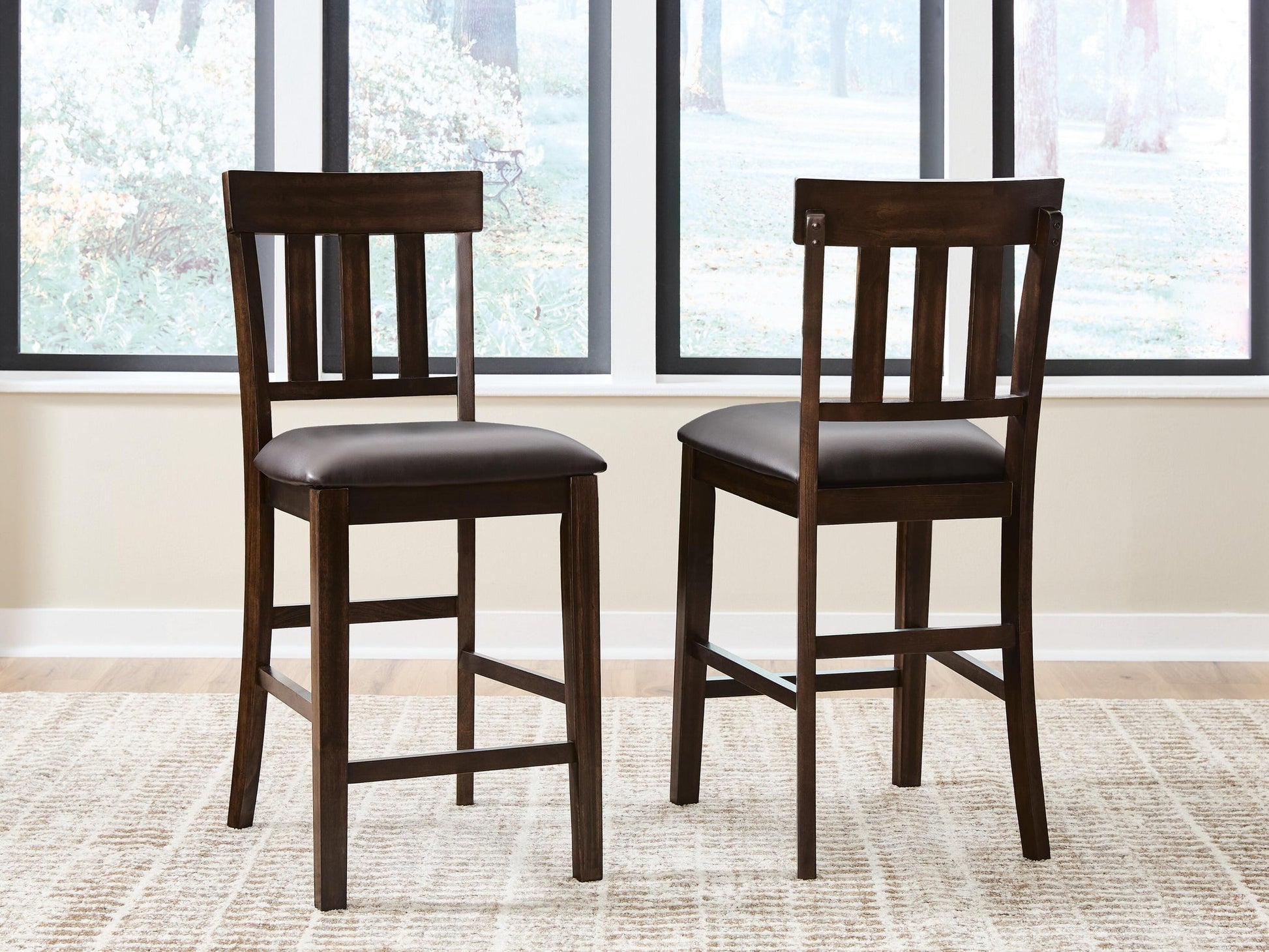 Haddigan Upholstered Barstool (2/CN) Signature Design by Ashley®