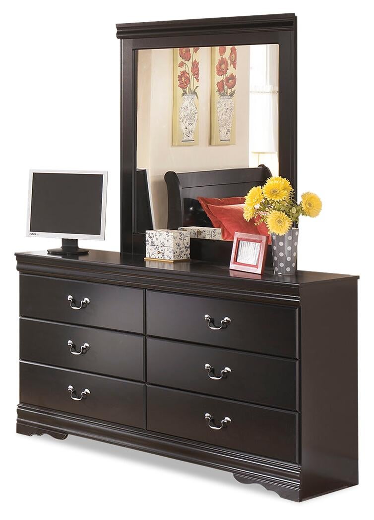 Huey Vineyard Dresser and Mirror Signature Design by Ashley®