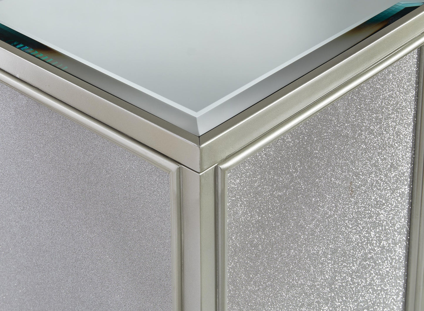 Traleena Nesting End Tables (2/CN) Signature Design by Ashley®